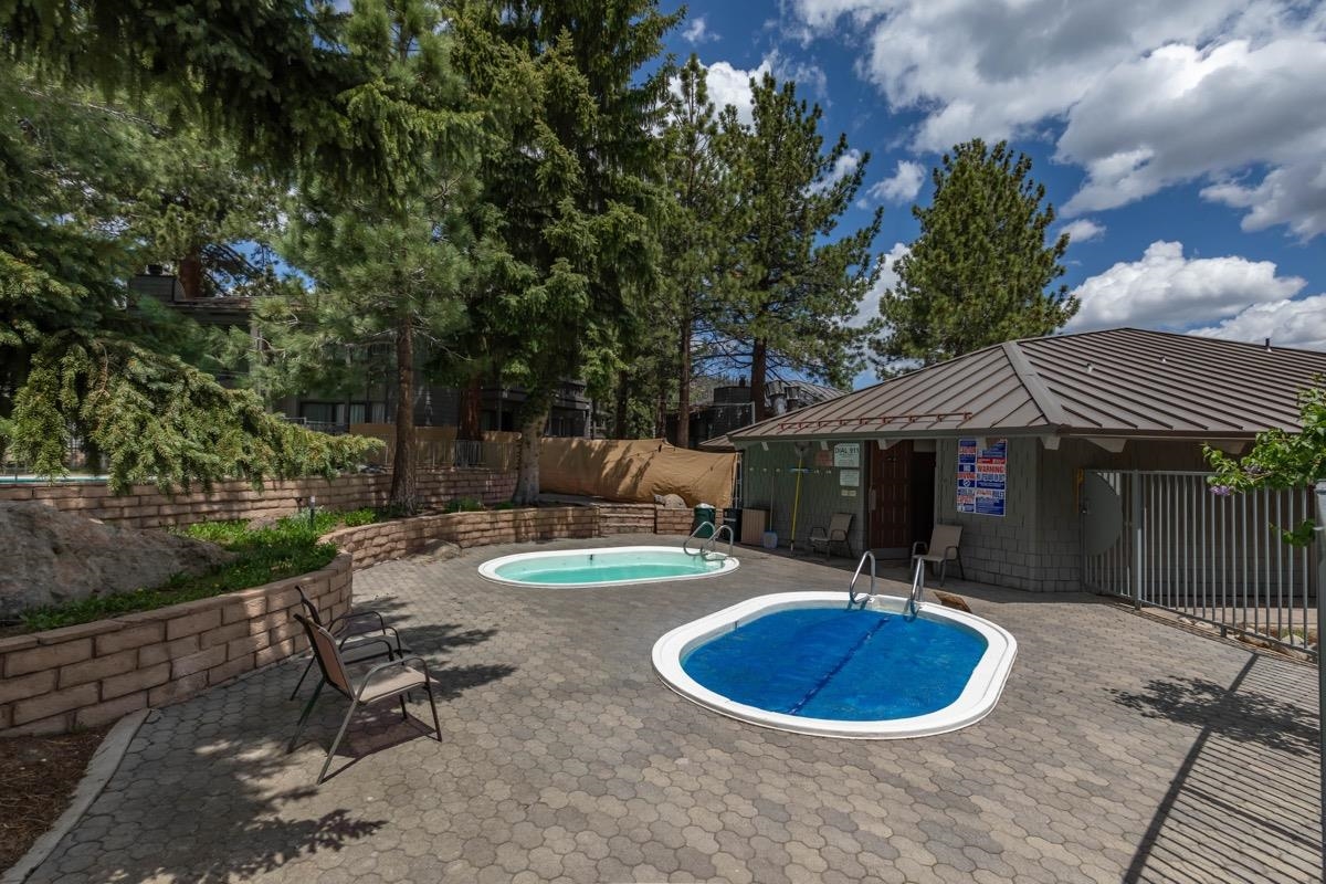 286 Old Mammoth Road