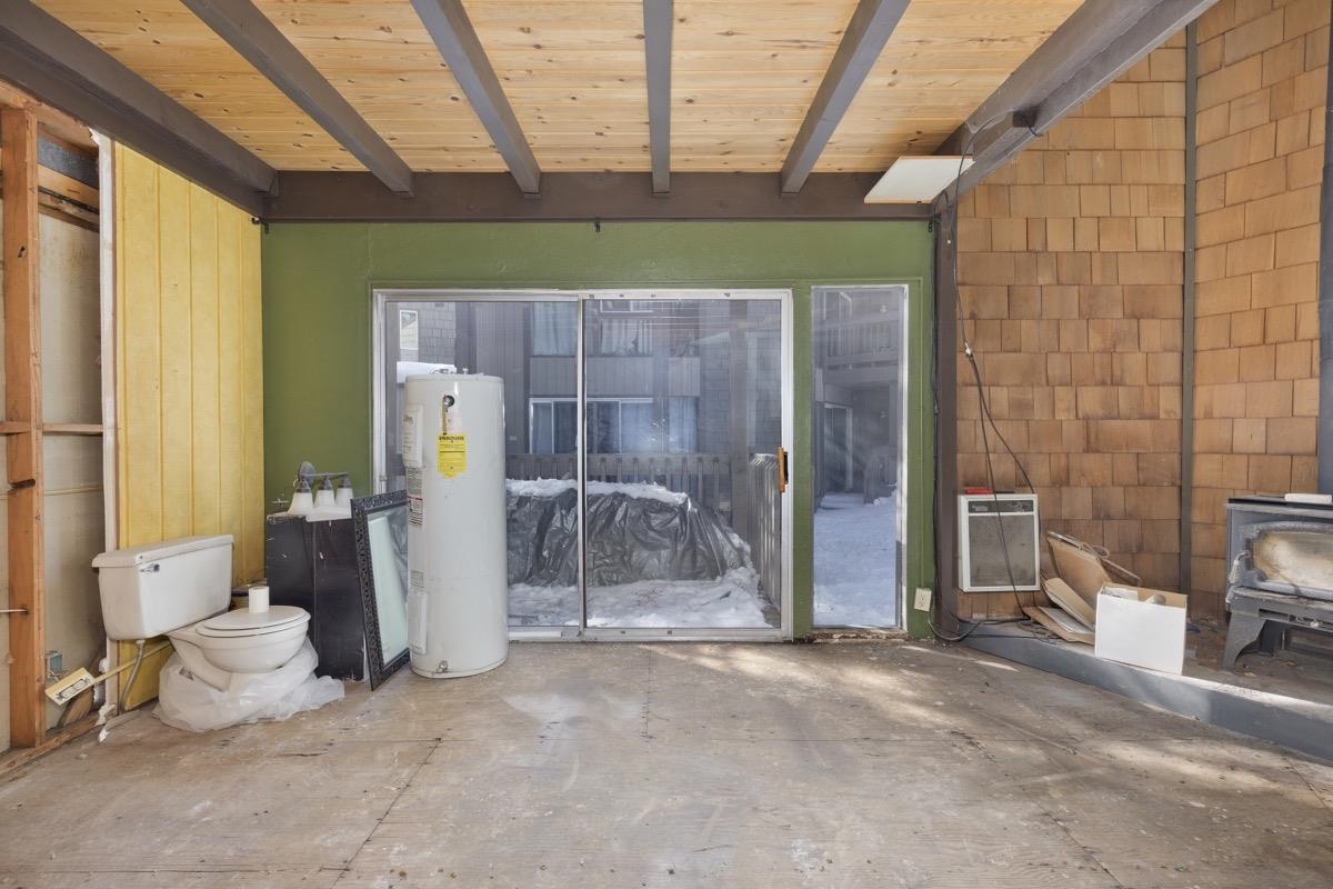 286 Old Mammoth Road