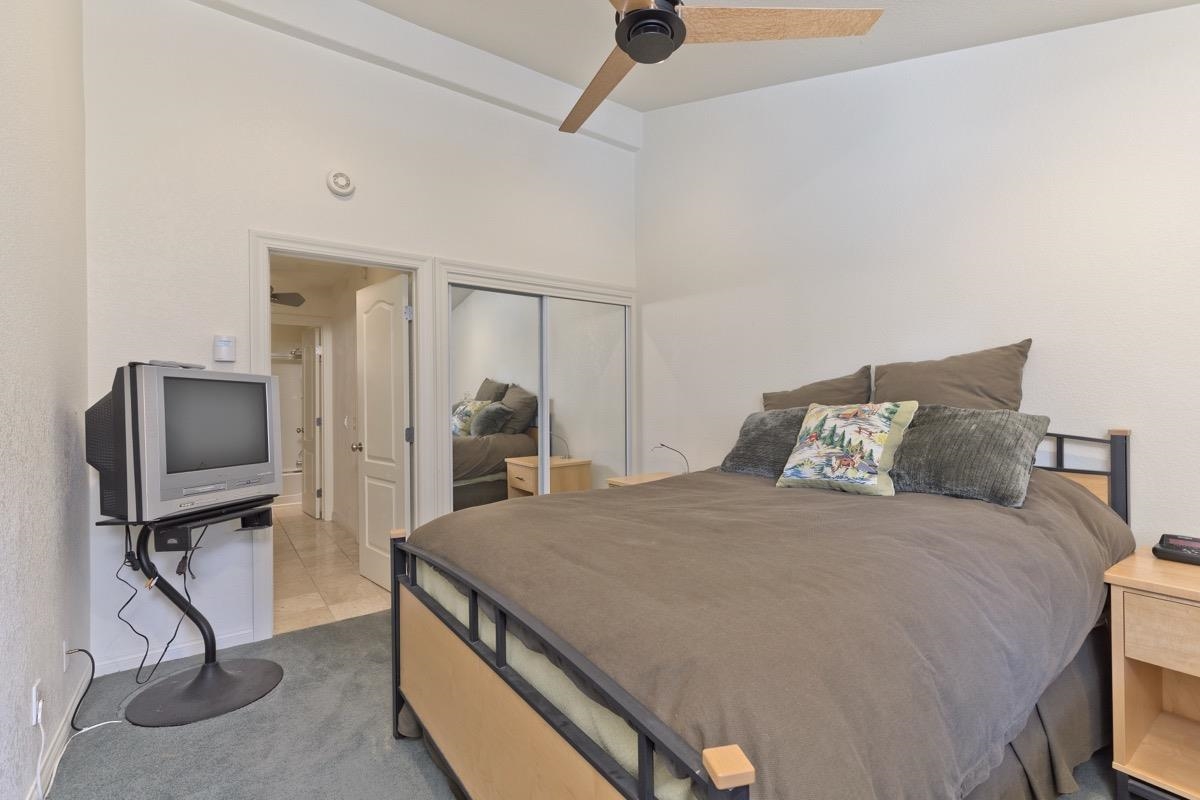 895 Canyon Boulevard