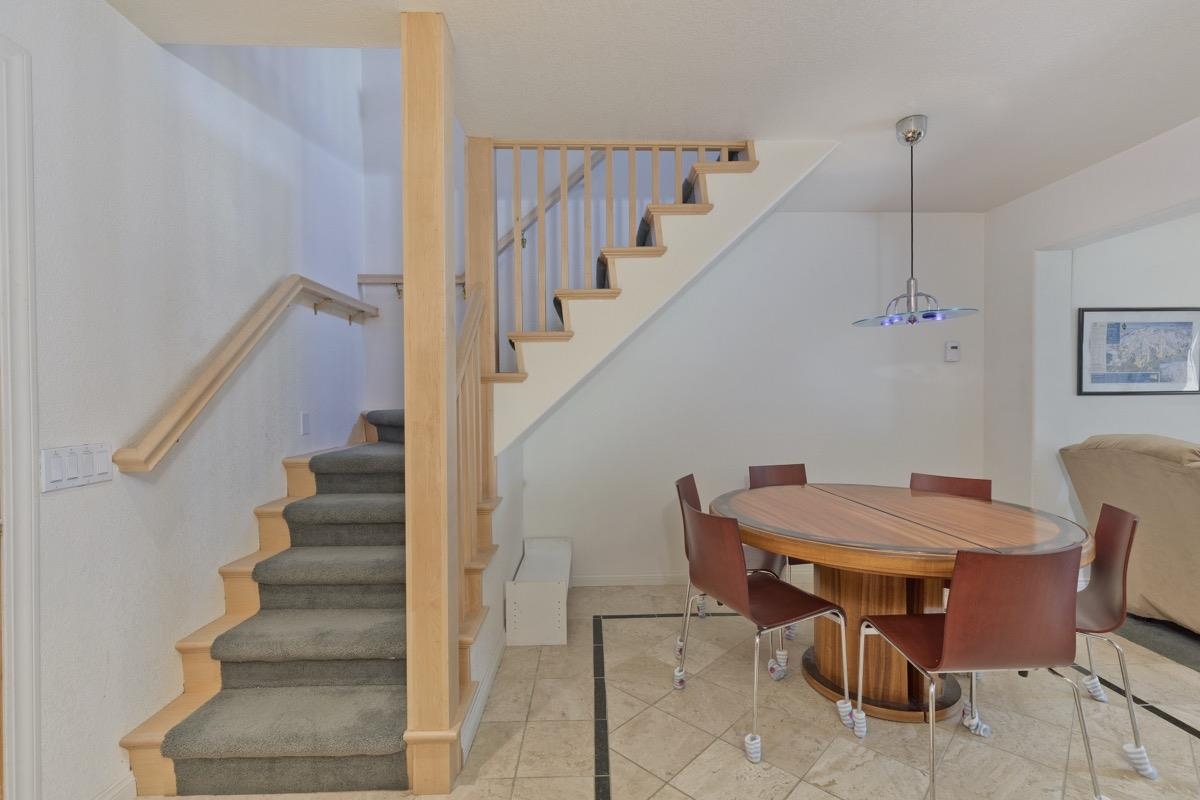 895 Canyon Boulevard