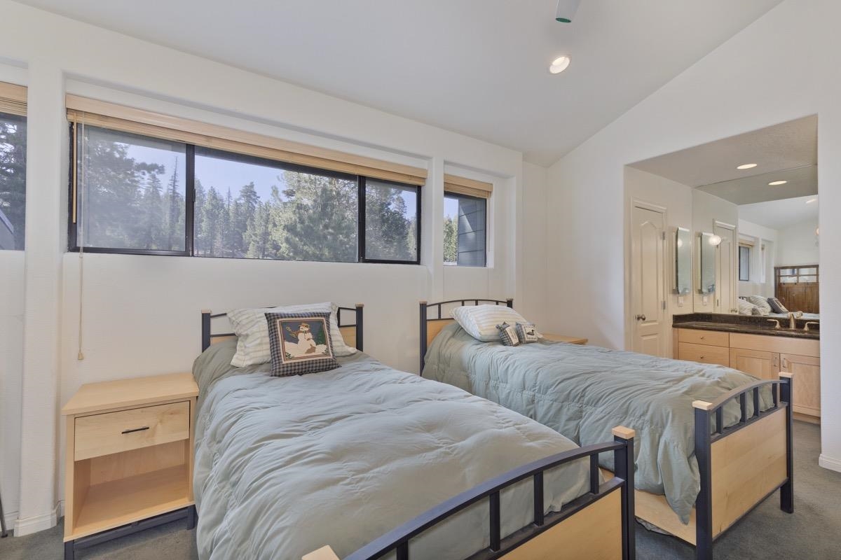 895 Canyon Boulevard