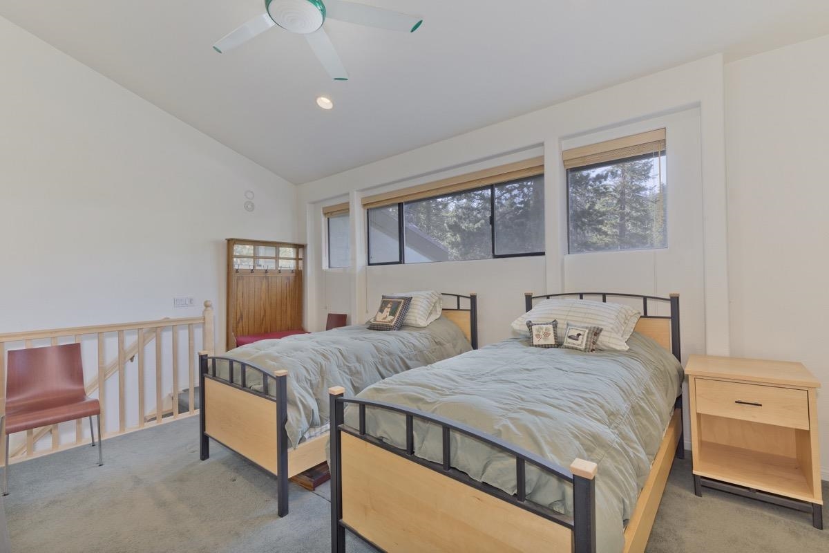 895 Canyon Boulevard