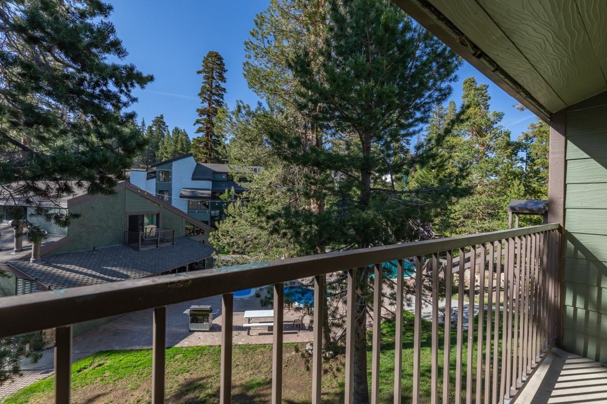 895 Canyon Boulevard