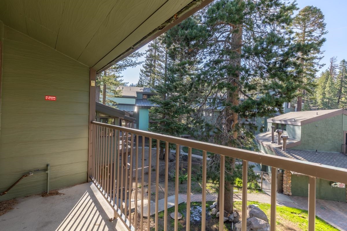 895 Canyon Boulevard