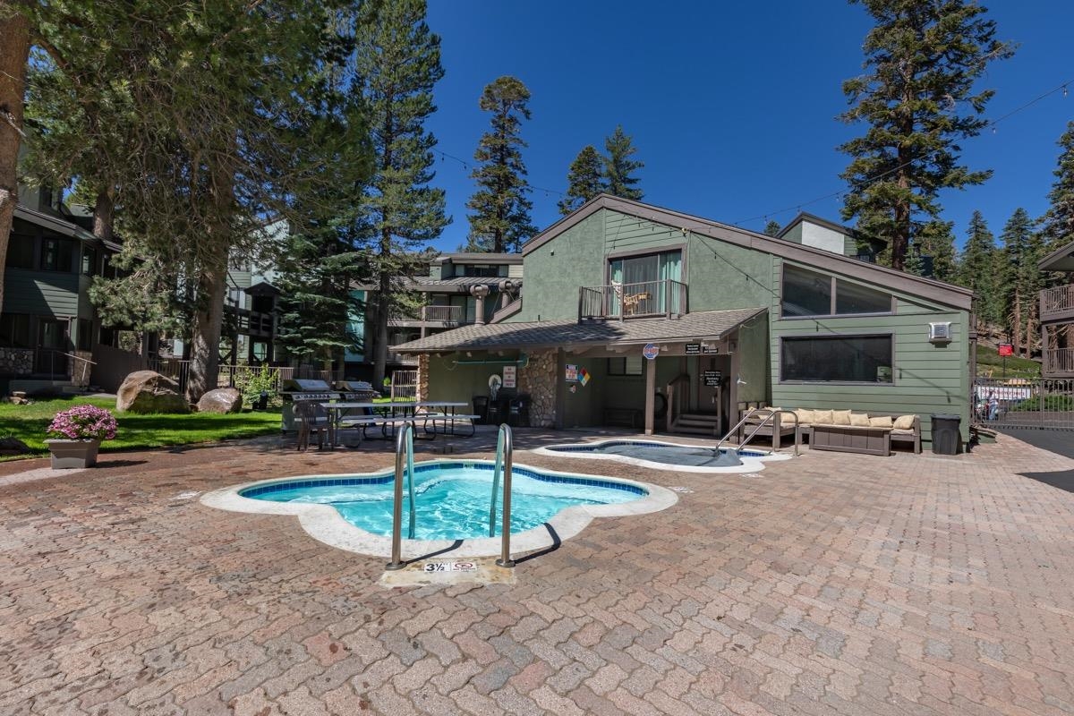 895 Canyon Boulevard