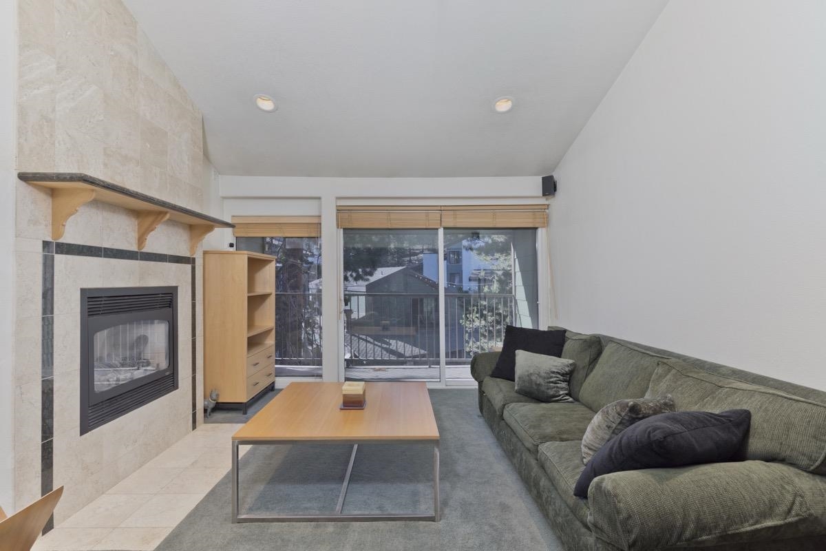 895 Canyon Boulevard