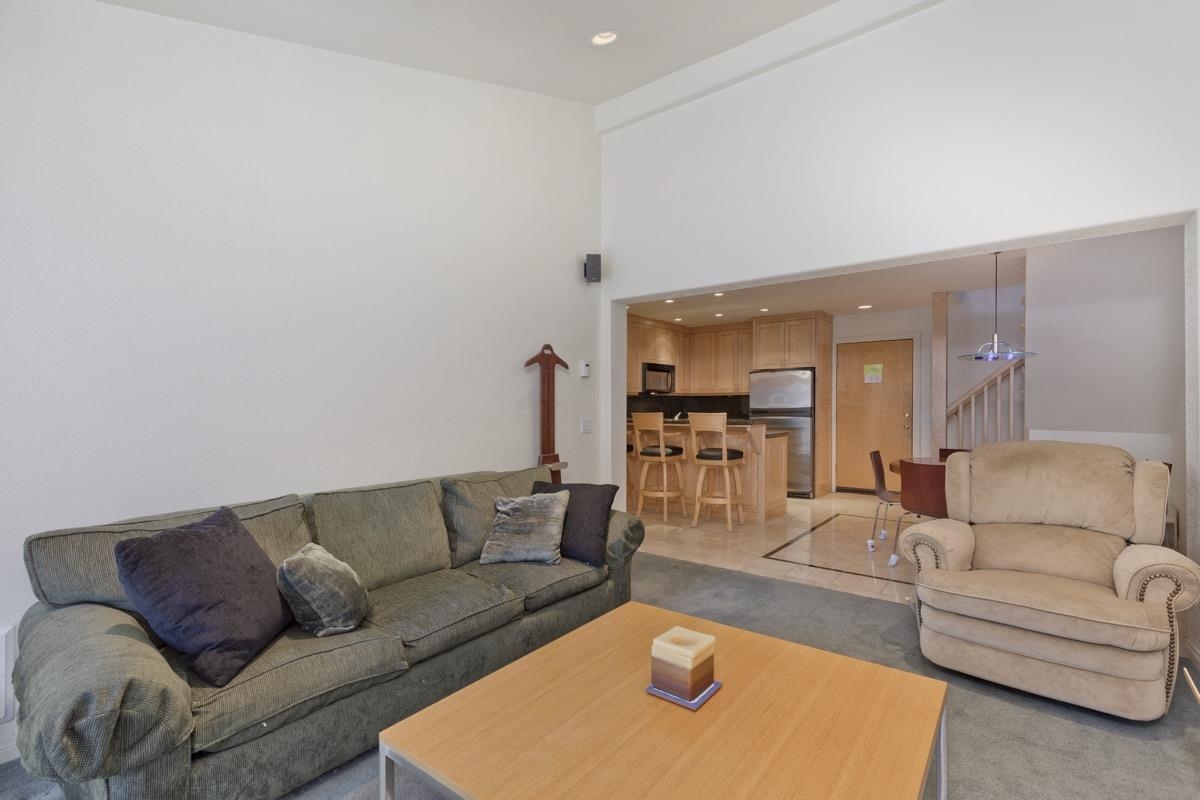 895 Canyon Boulevard