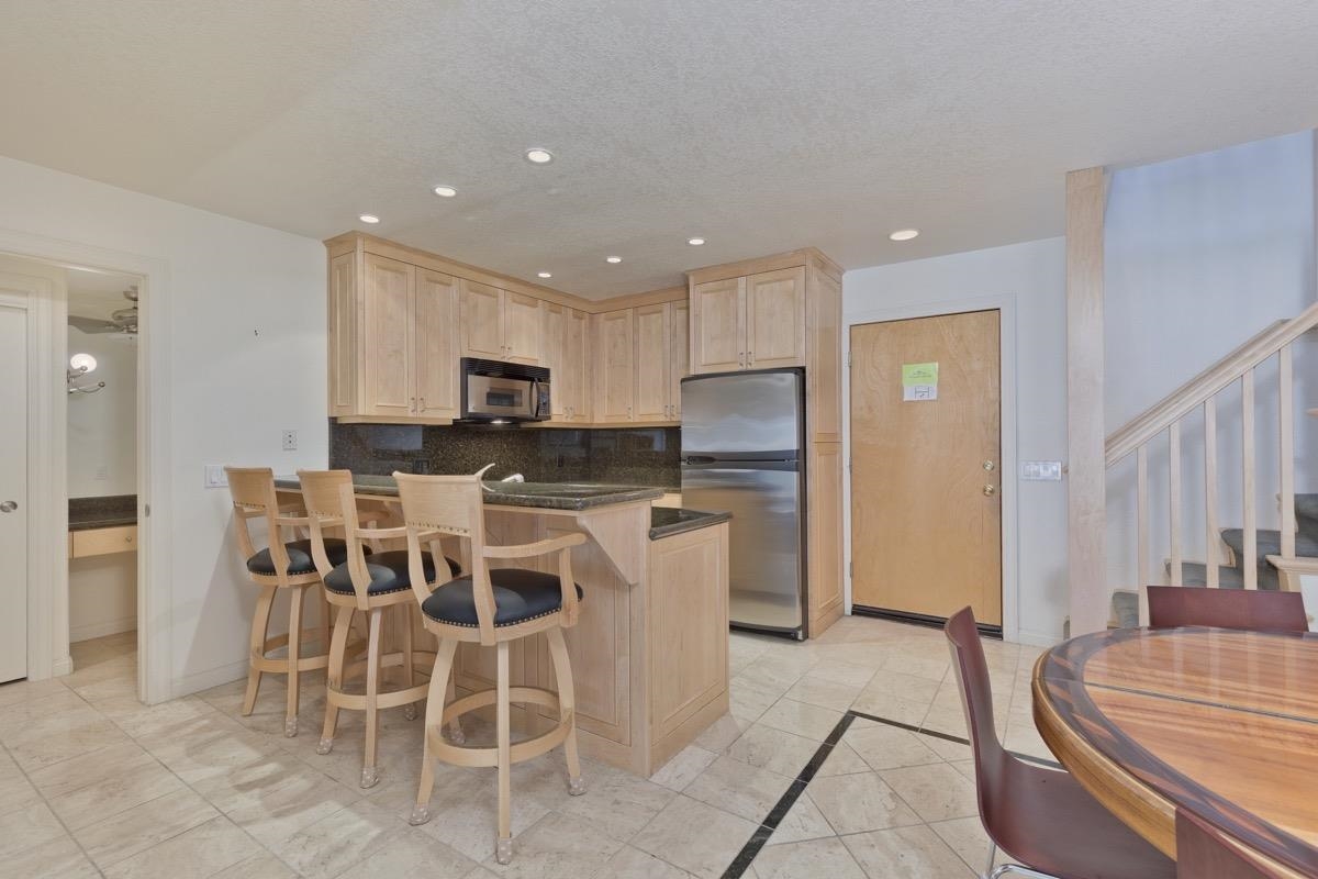 895 Canyon Boulevard