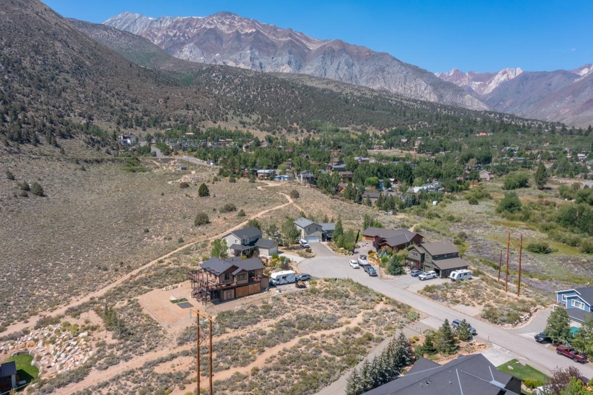 118 Larkspur Lane