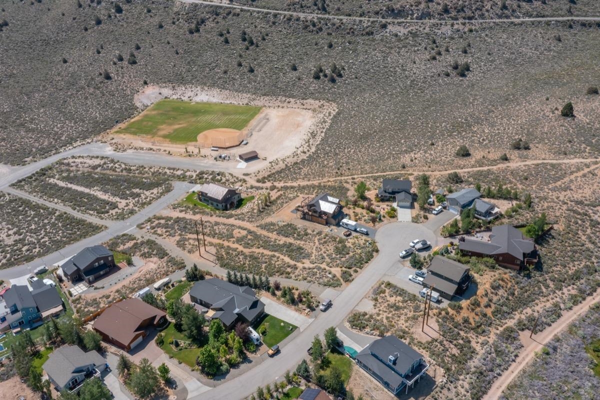 118 Larkspur Lane