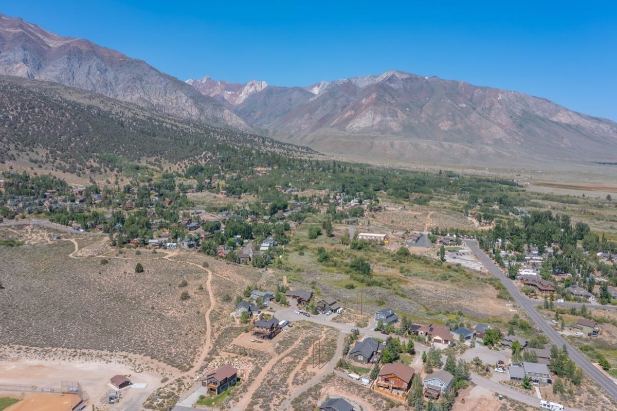 118 Larkspur Lane