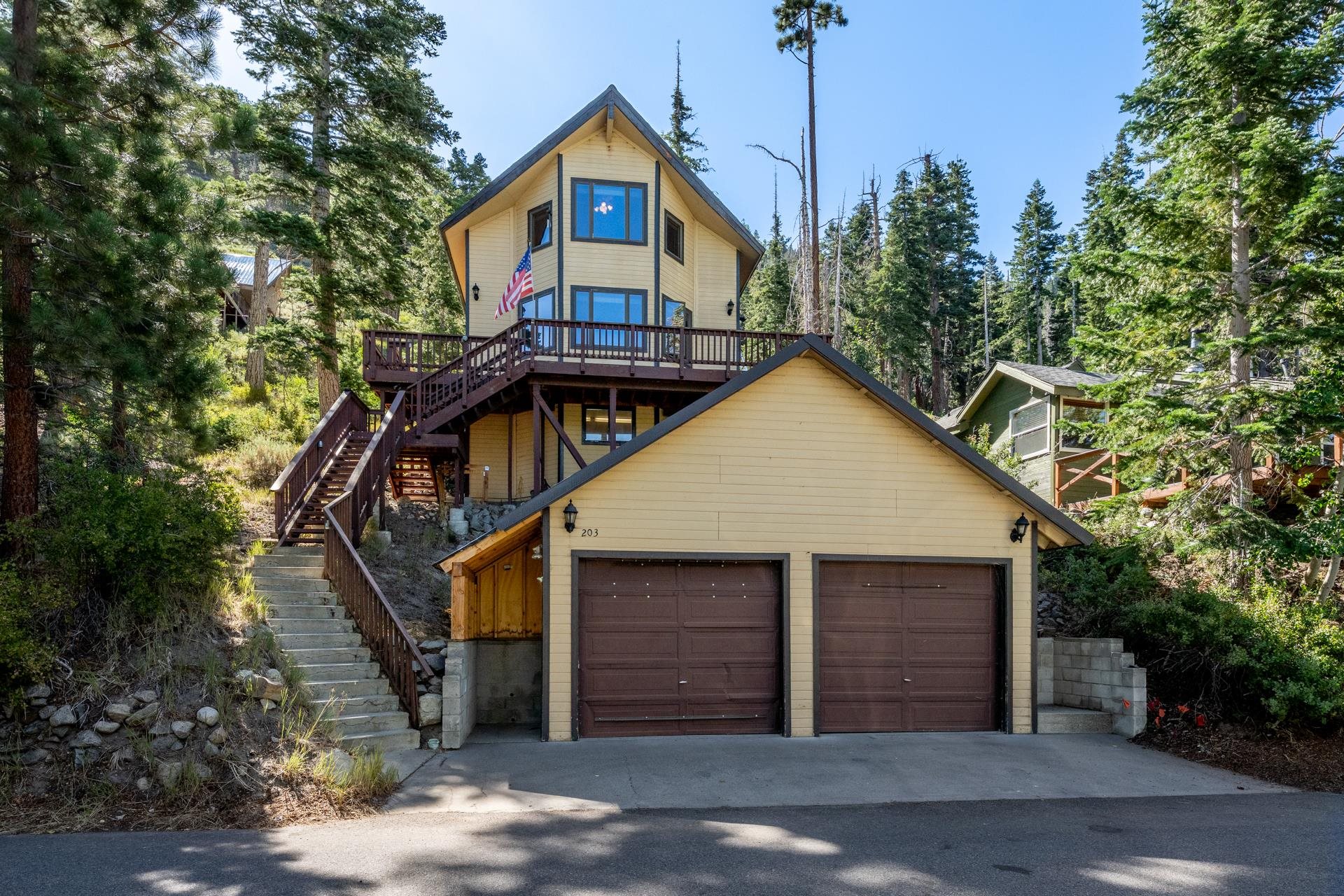 For Sale / 203 Lakeview Dr. #1