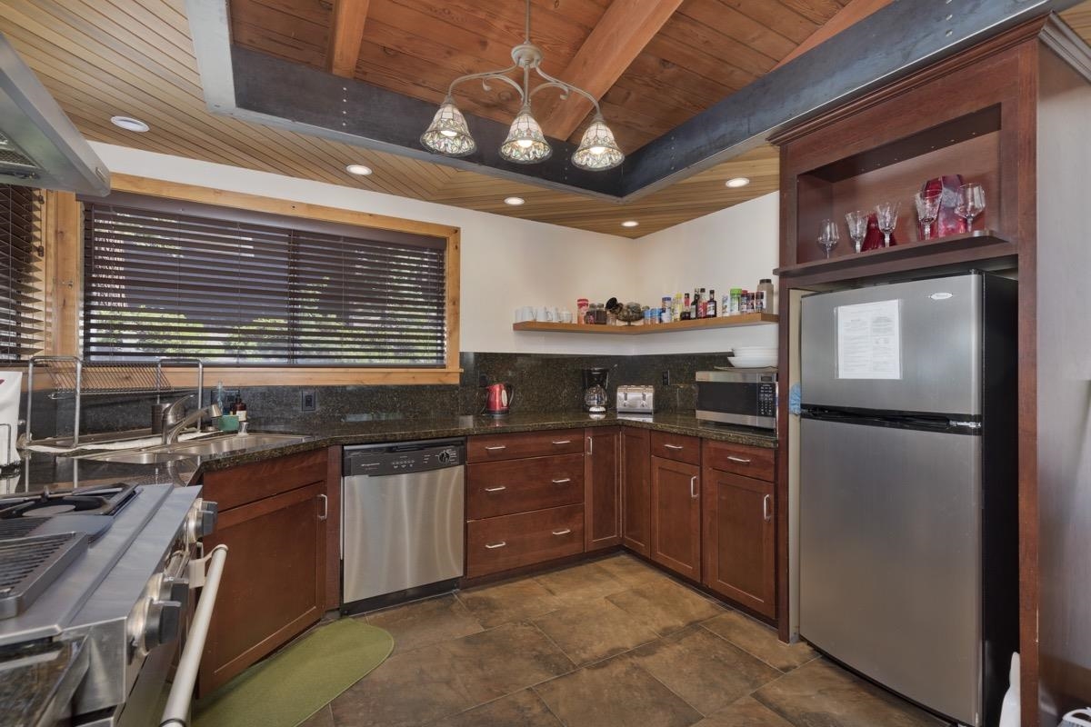 808 Canyon Boulevard