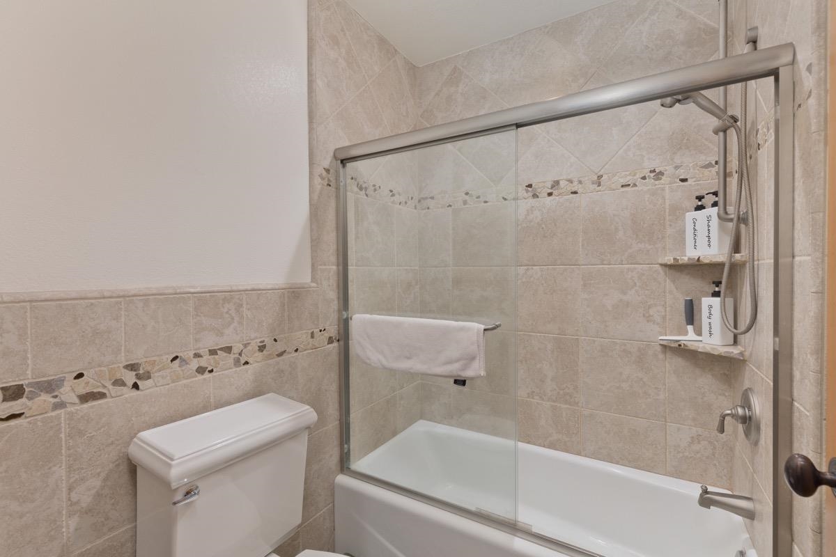 808 Canyon Boulevard