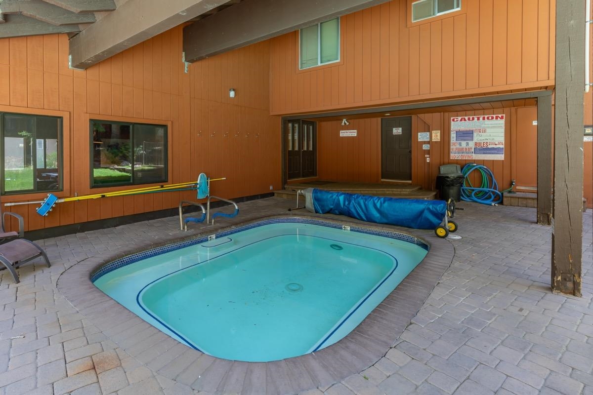 808 Canyon Boulevard