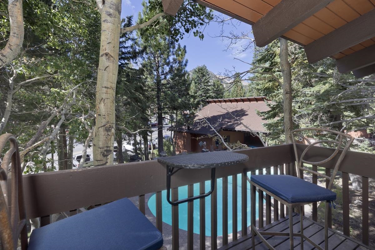 808 Canyon Boulevard