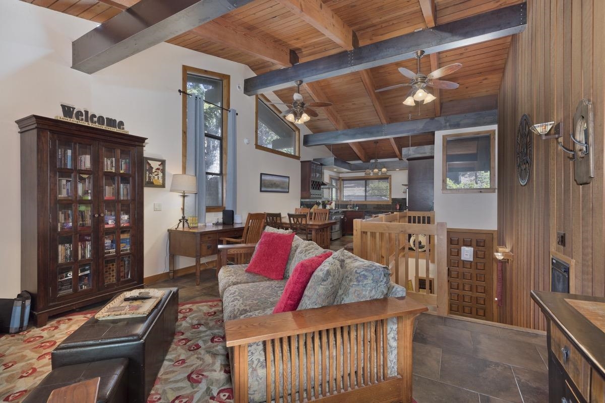 808 Canyon Boulevard