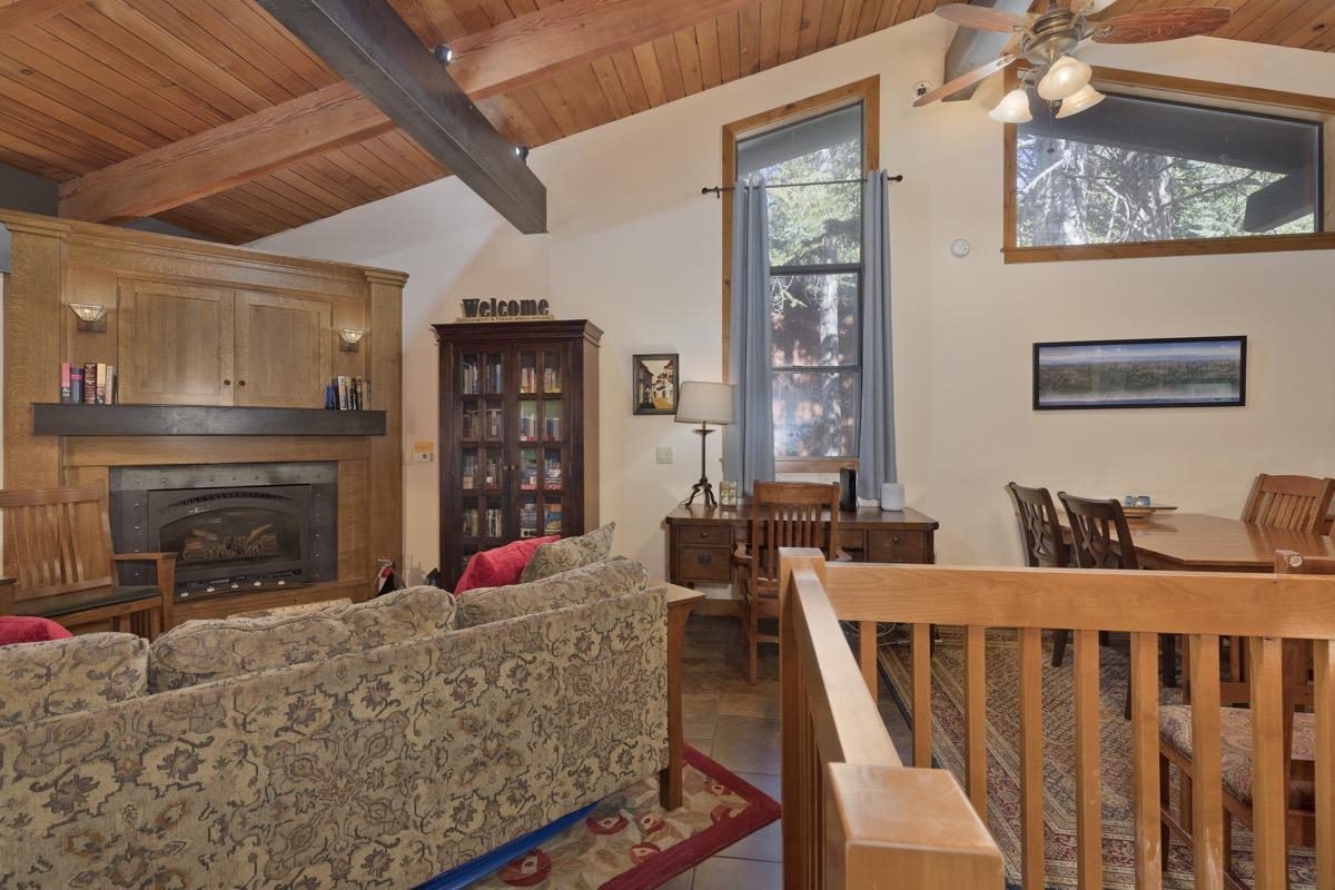 808 Canyon Boulevard