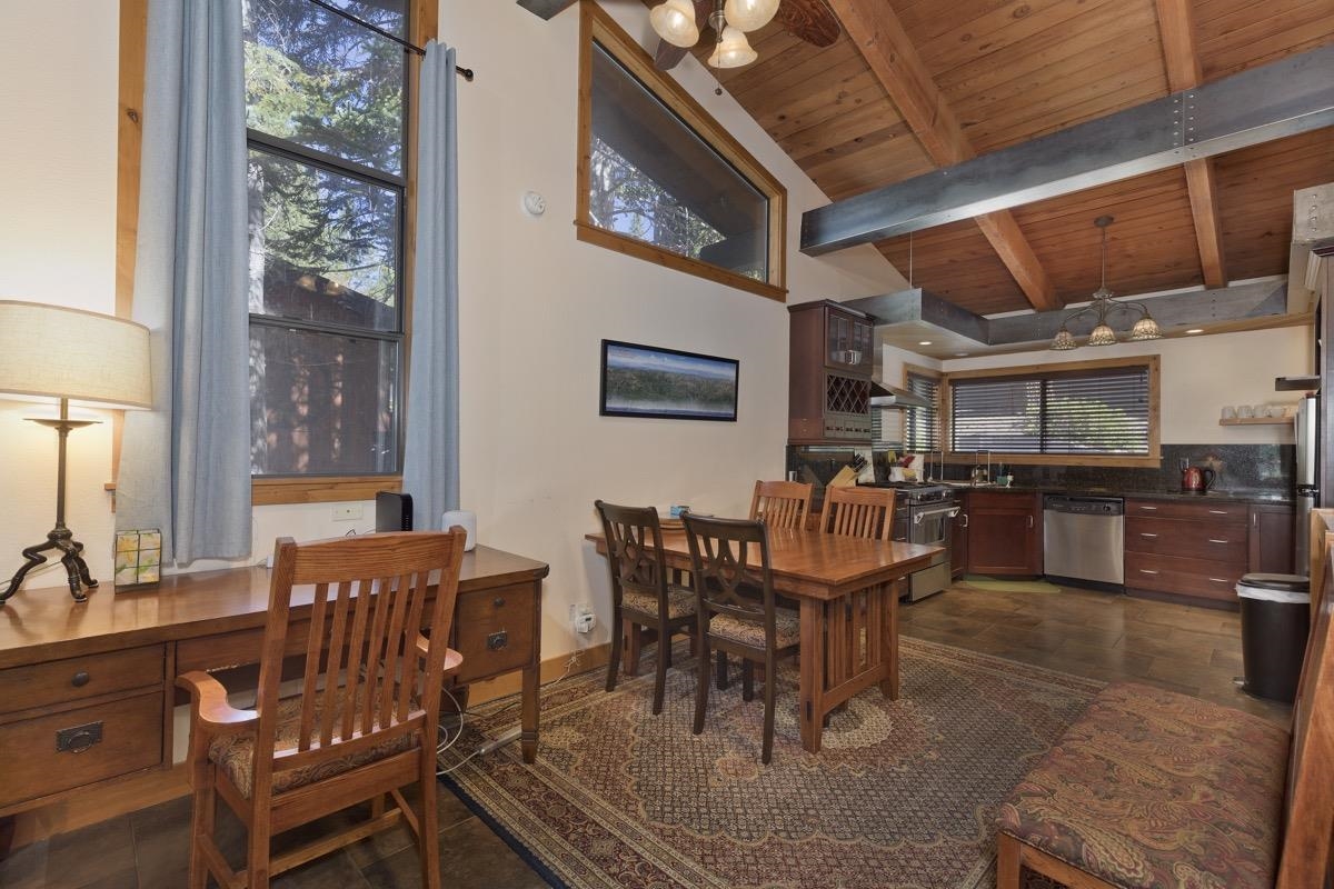 808 Canyon Boulevard