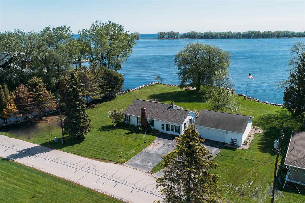 2502 Longtail Beach Lane Suamico Wi 54173 Homes And Real Estate For Sale