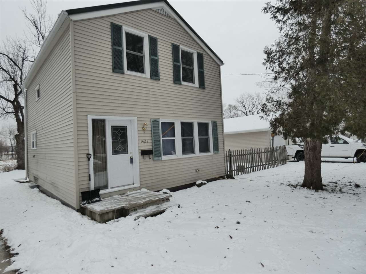 1421 Bismarck Street Green Bay Wi 54301 Homes And Real Estate For Sale