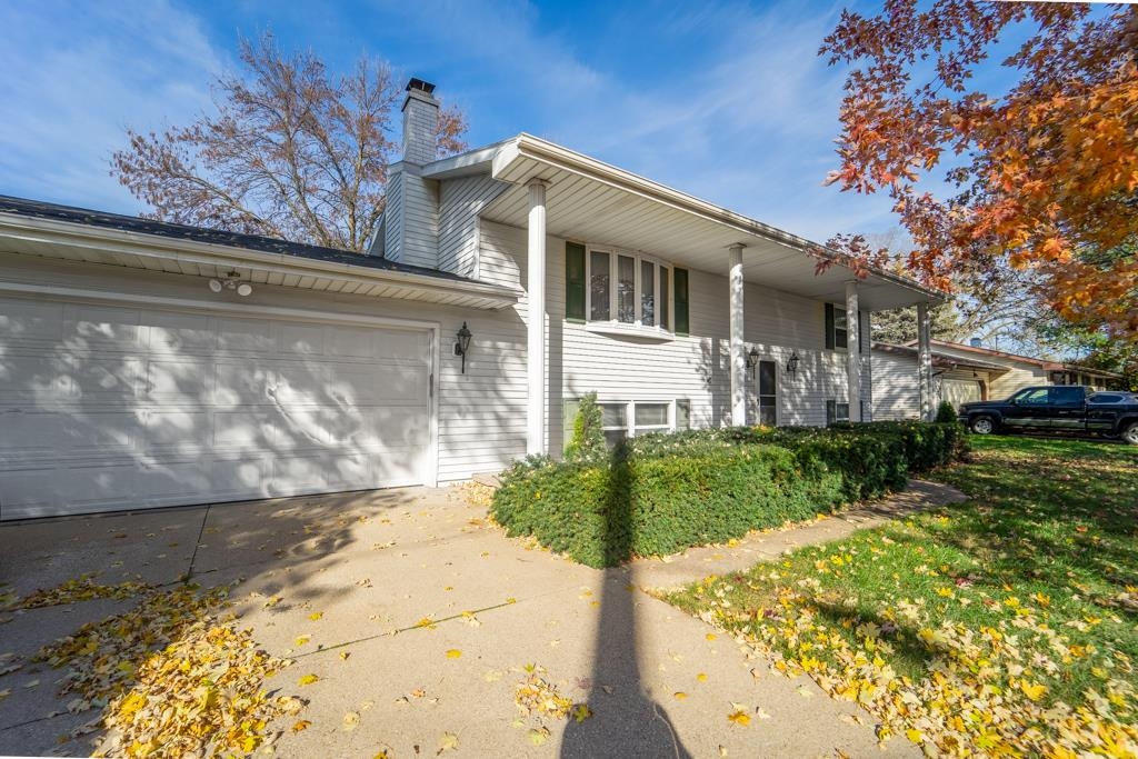 1750 Lost Dauphin Road, De Pere, WI 54115