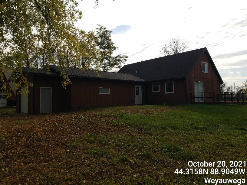 N2134 River Road, Weyauwega, WI 54983