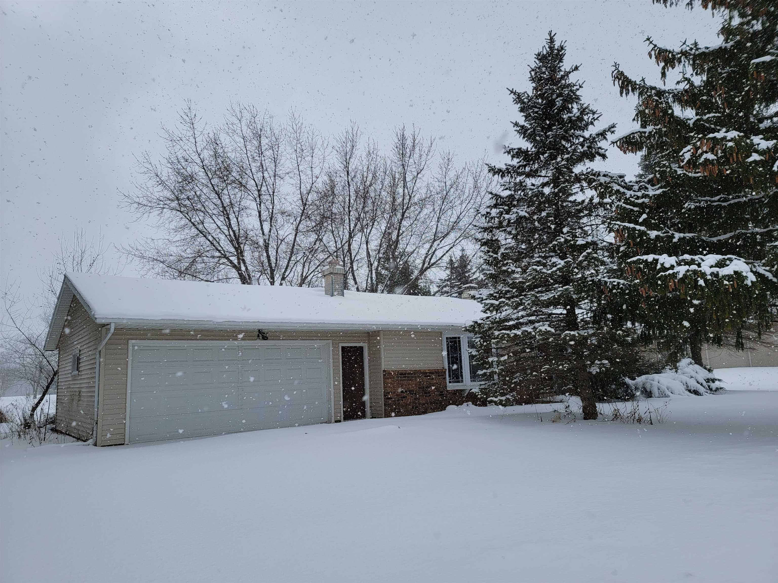 3122 Manitowoc Road, Green Bay, WI 54311