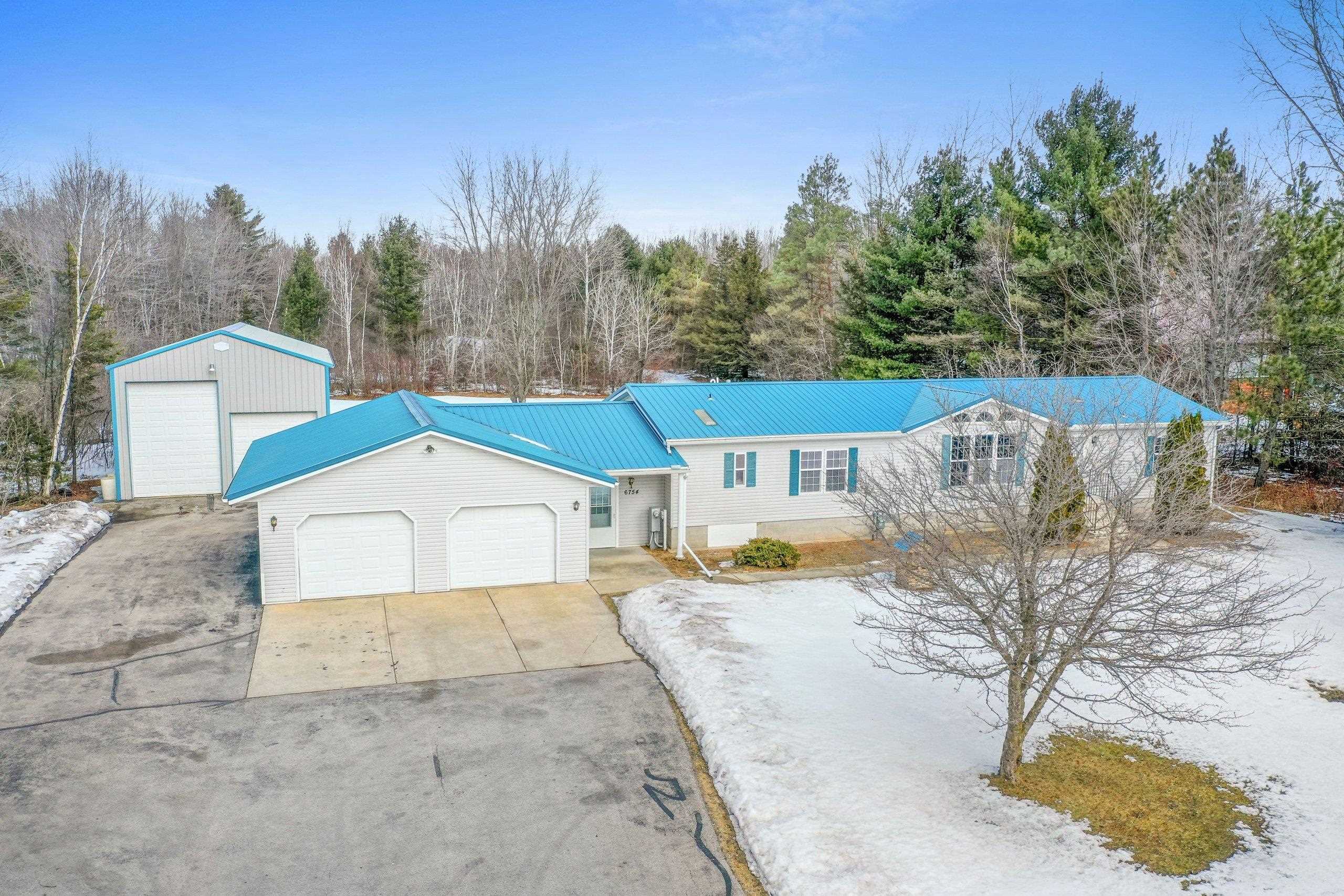 6754 County Road S, Sobieski, WI 54141