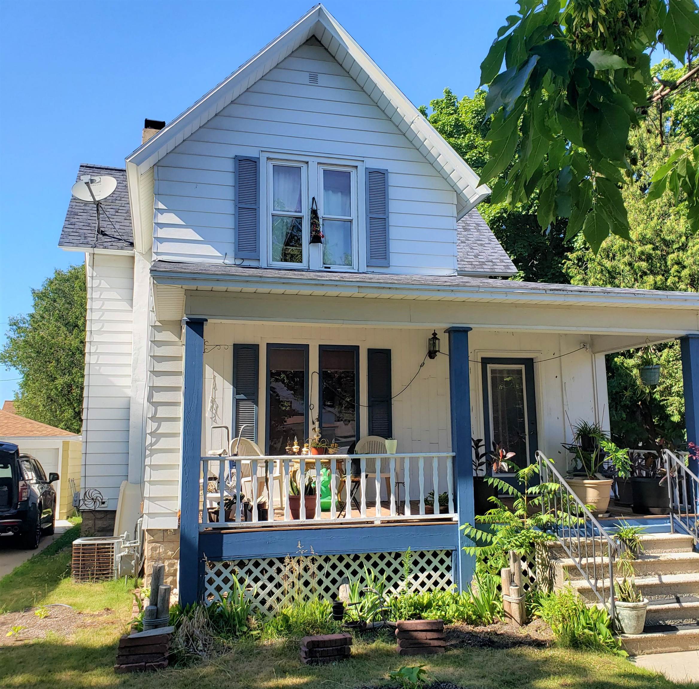 Broadway Real Estate (906) 8634484