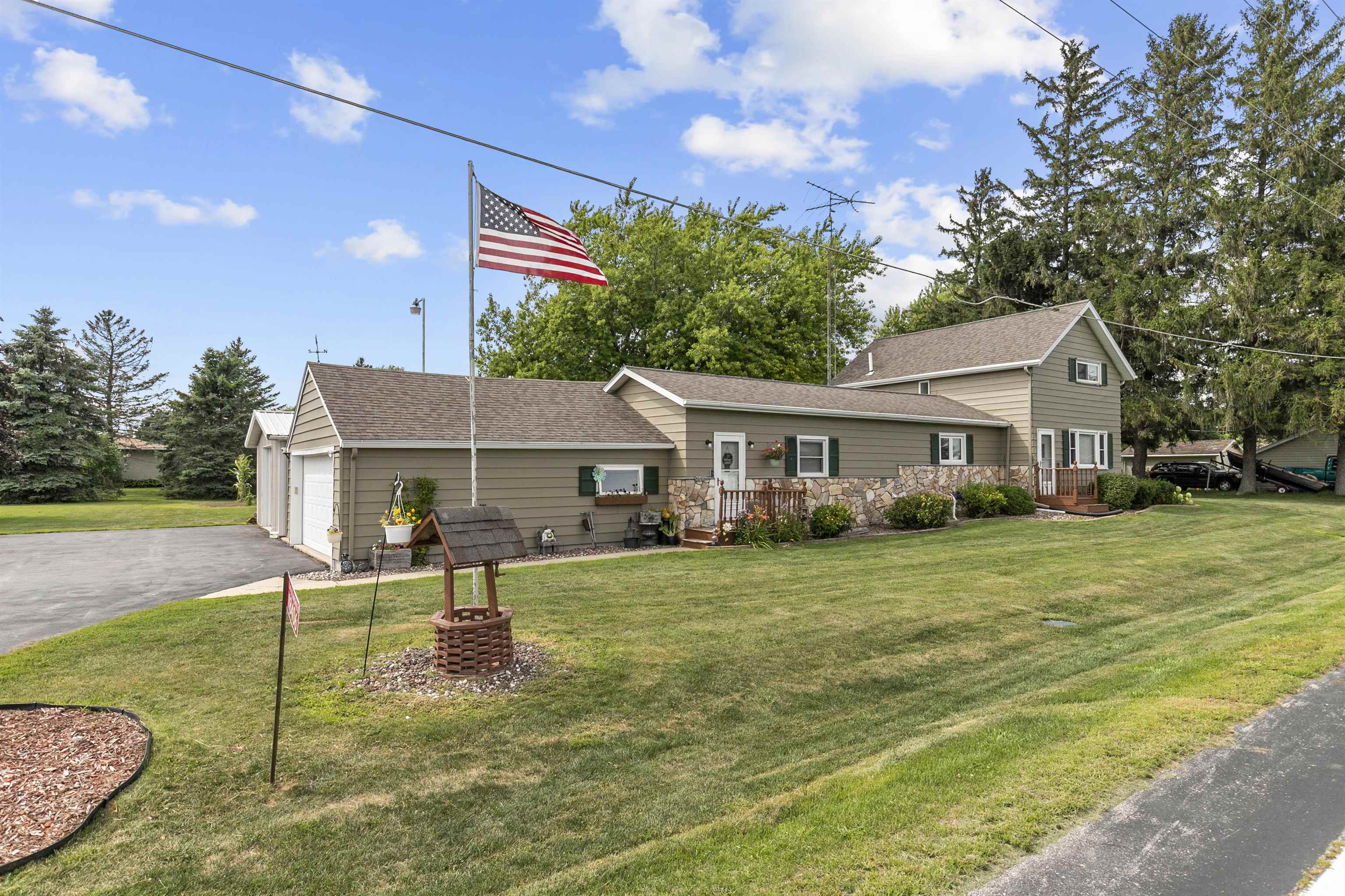 N8406 County Road Ww, Mount Calvary, WI 53057