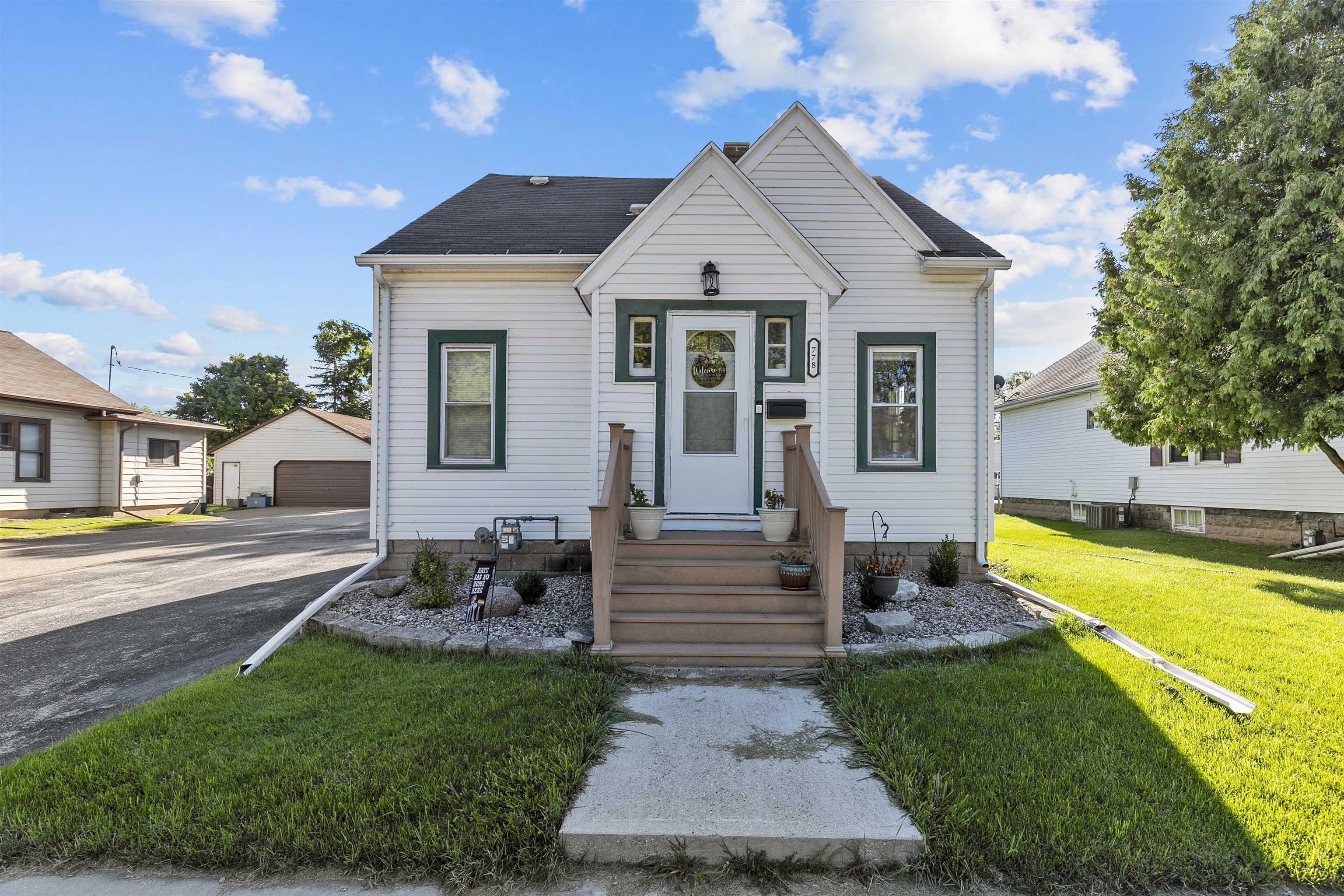 778 S Commercial Street, Neenah, WI 54956