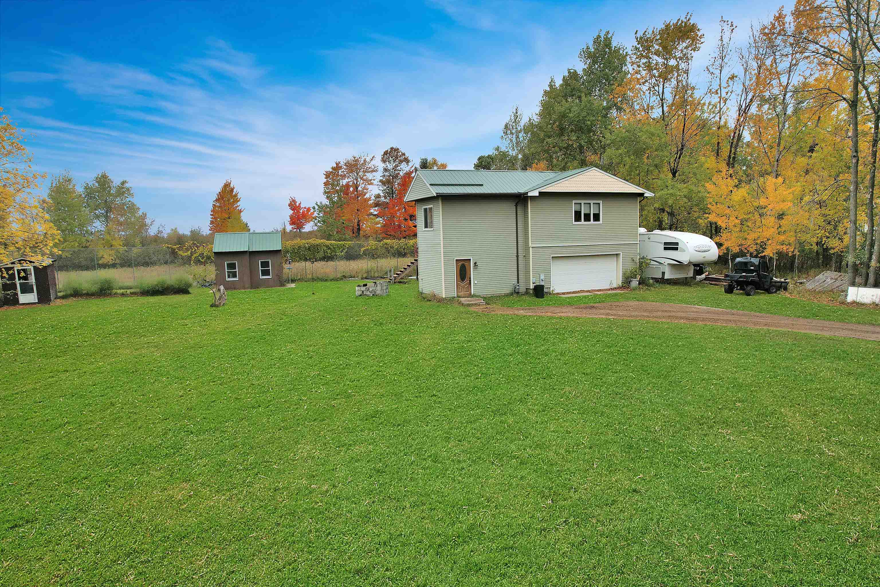 Broadway Real Estate (906) 8634484