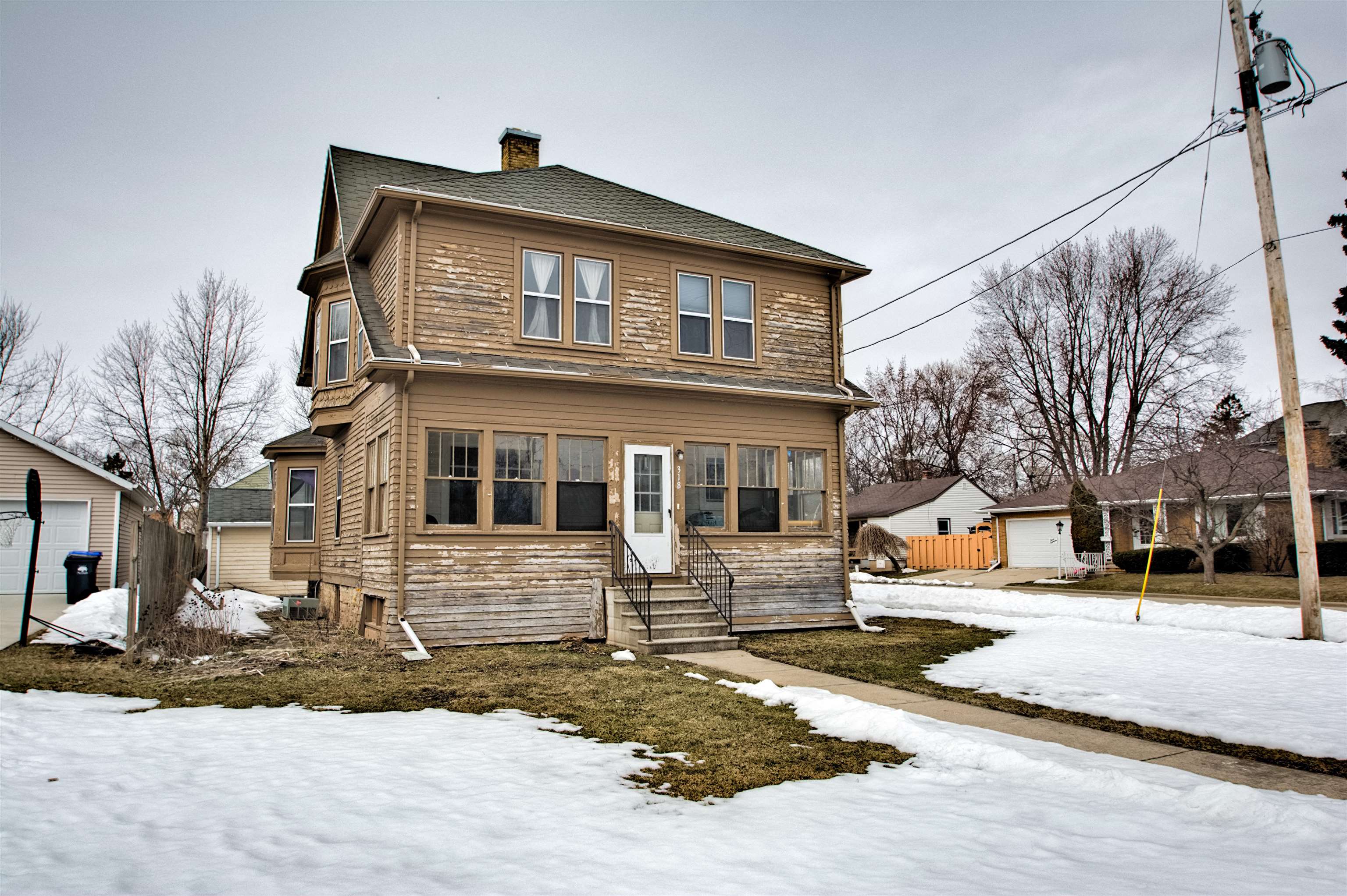 318 4th Street, Neenah, WI 54956