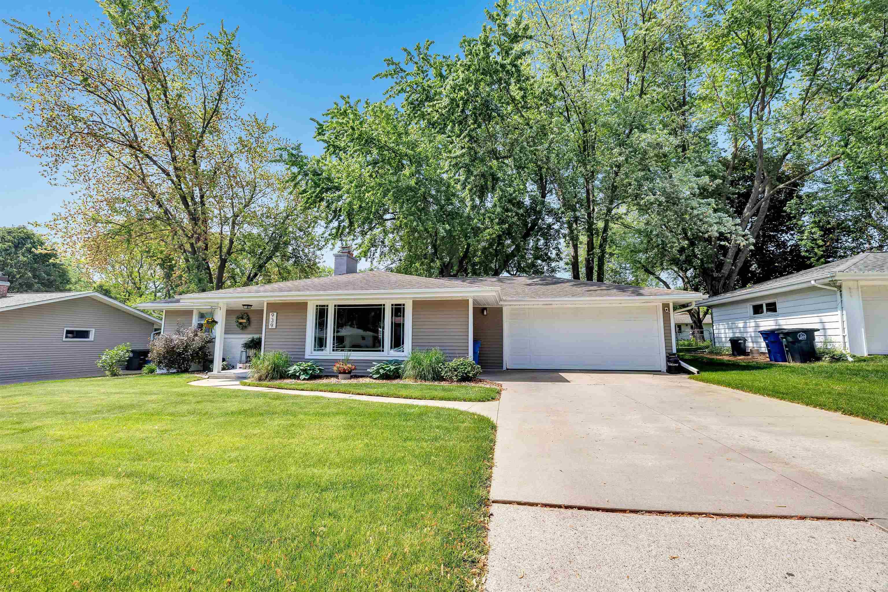 939 MORRIS AVENUE (VILLAGE OF ASHWAUBENON), GREEN BAY, WI 54304 HOMES AND REAL ESTATE FOR SALE