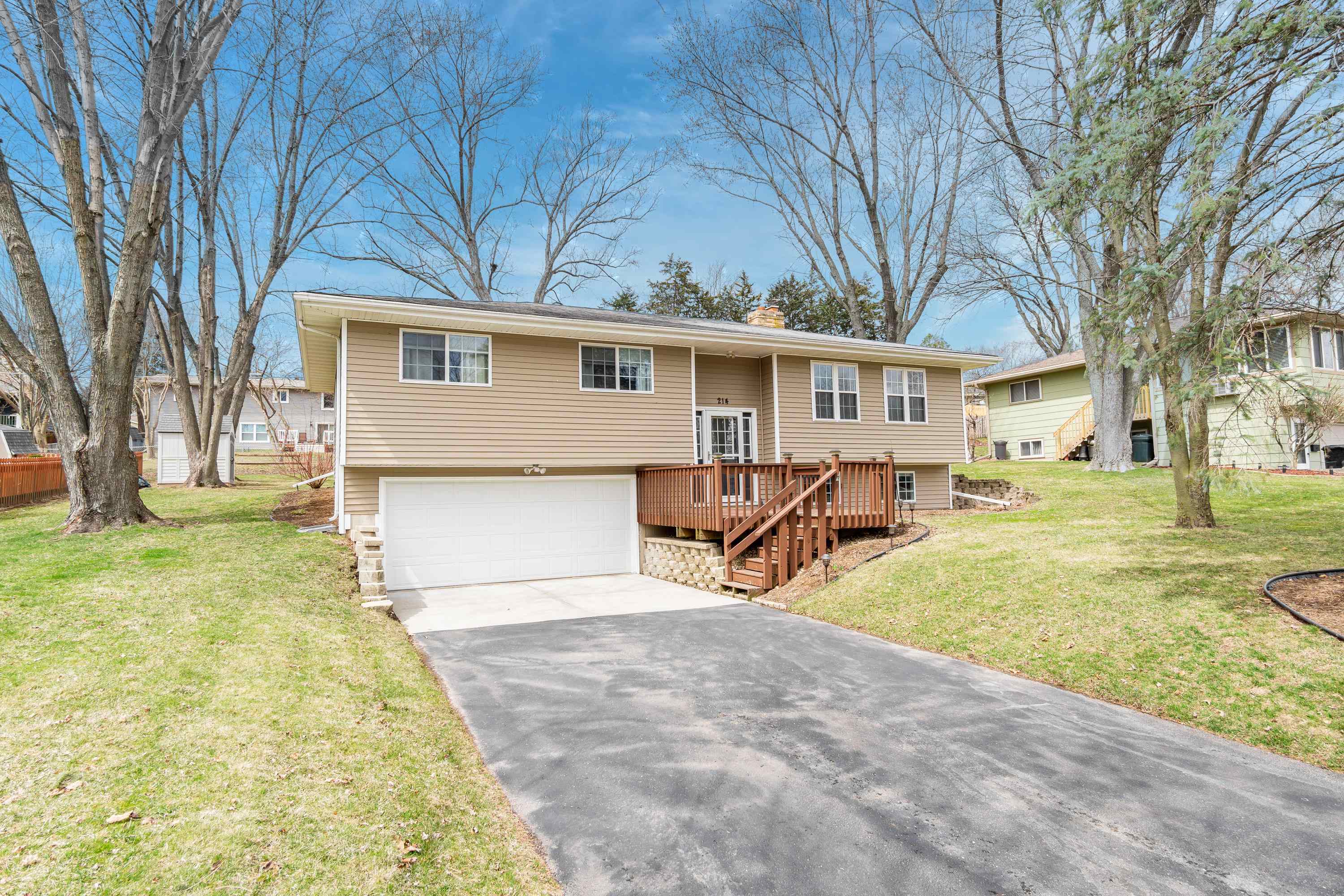 214 Acker Pky, Deforest, WI 53532