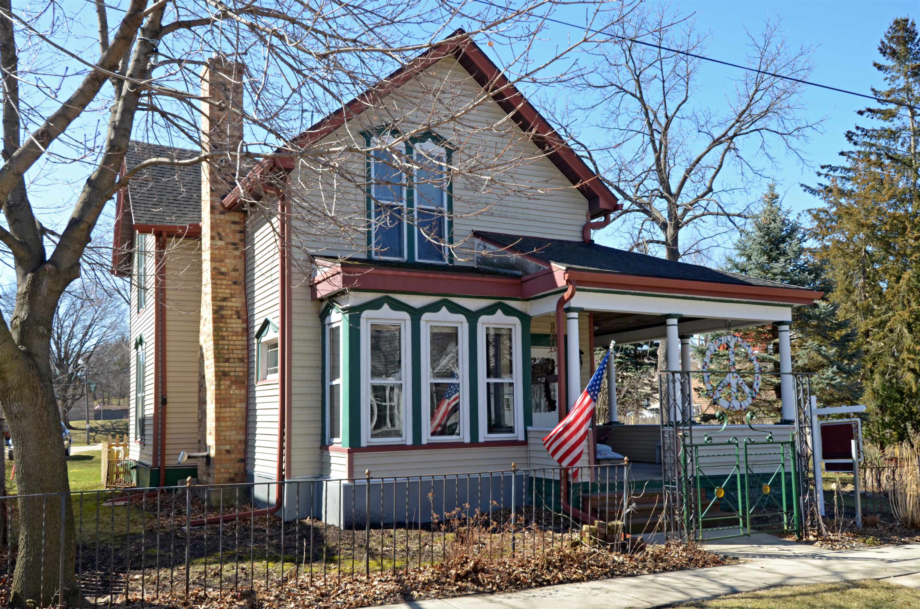 45 E Hudson St, Mazomanie, WI 53560