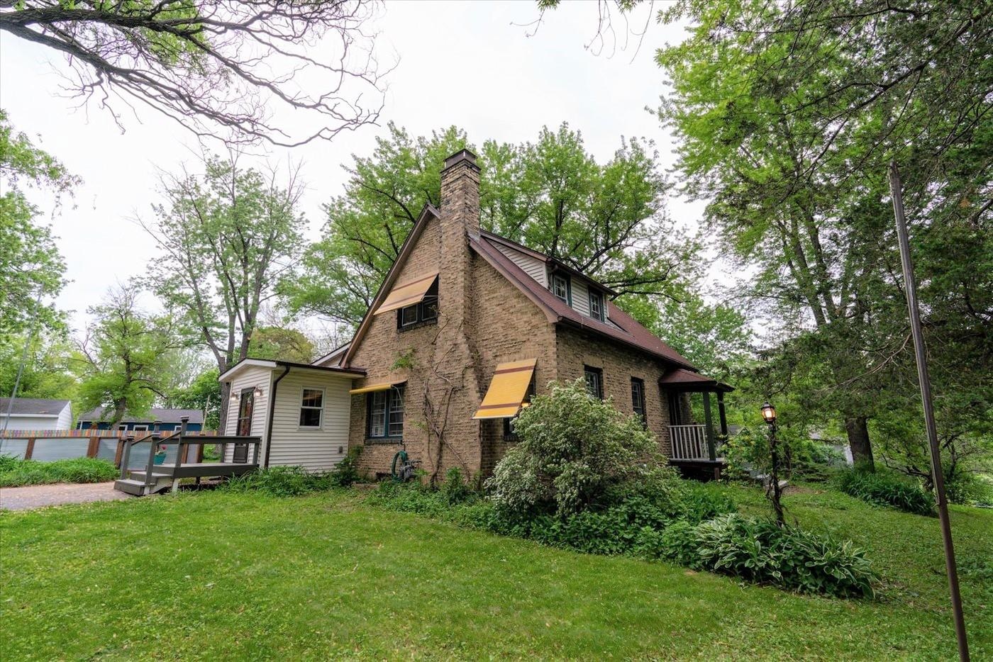 802 Northport Dr, Madison, WI 53704