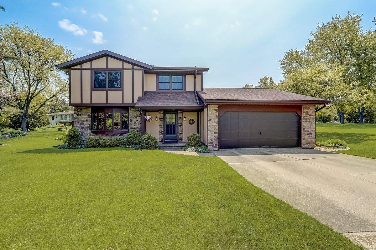 7729 Kempfer Ln, Middleton, WI 53593