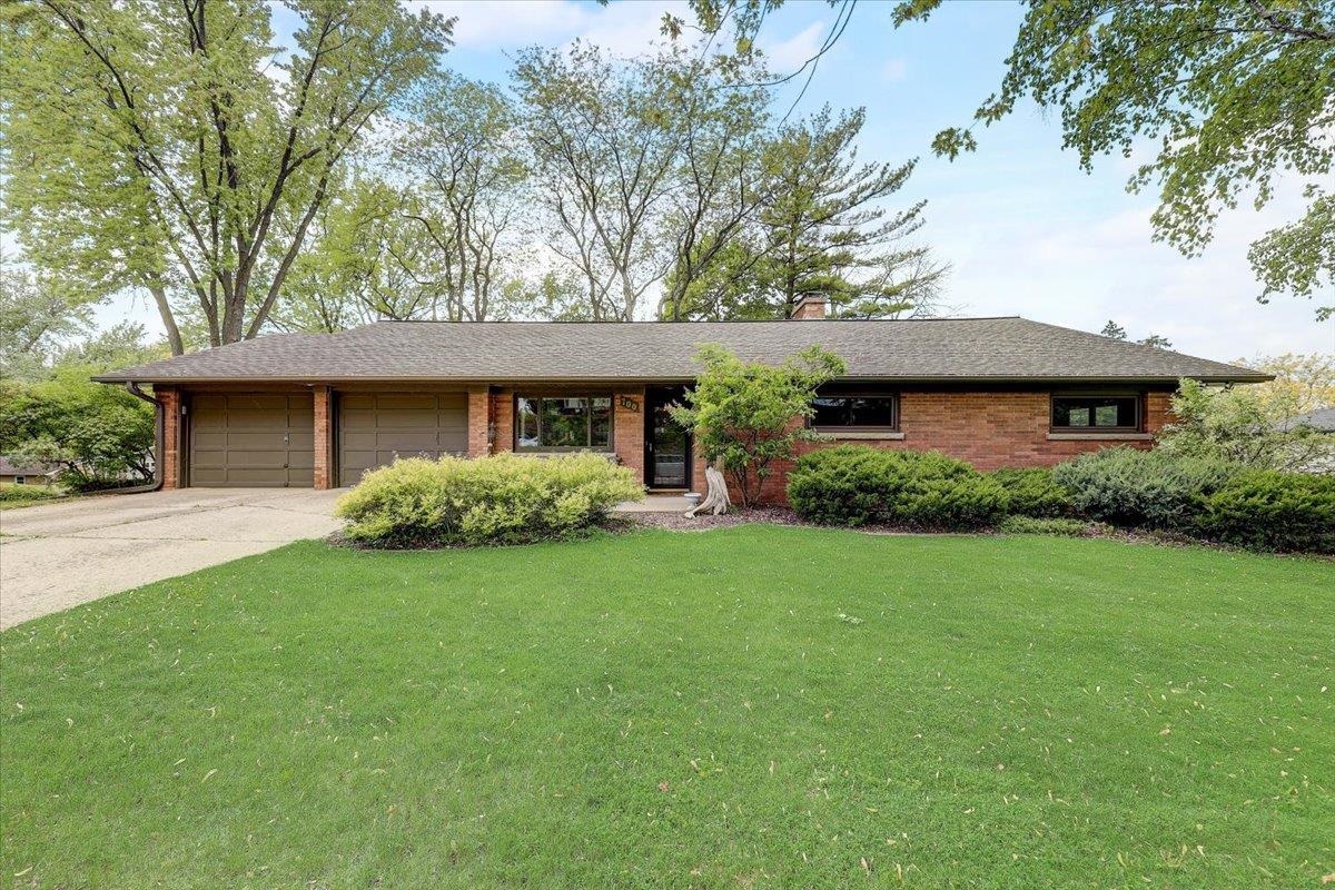 Beaver Dam Real Estate Beaver Dam, WI Homes for Sale Holly Janz