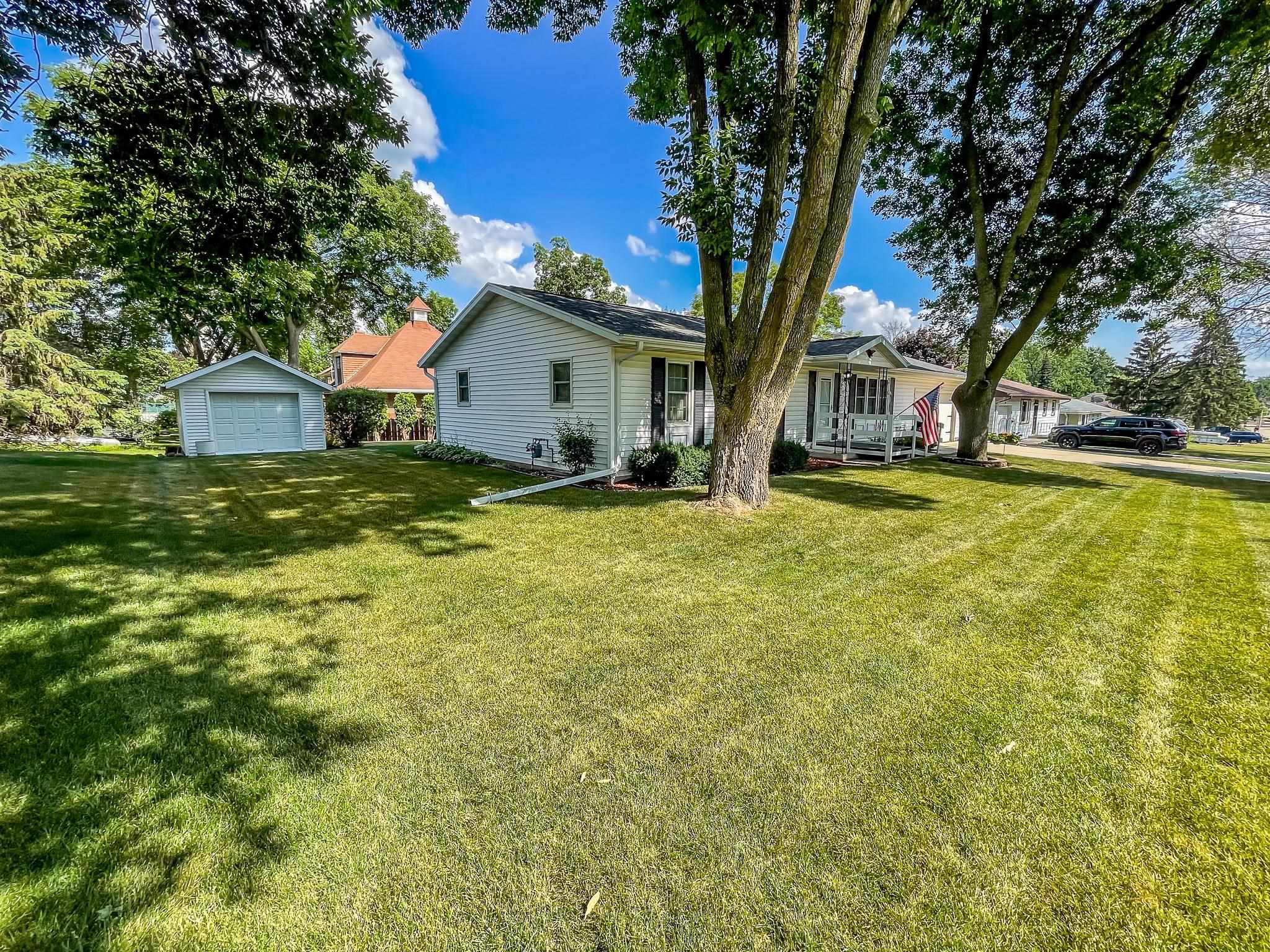 Beaver Dam Real Estate Beaver Dam, WI Homes for Sale Holly Janz