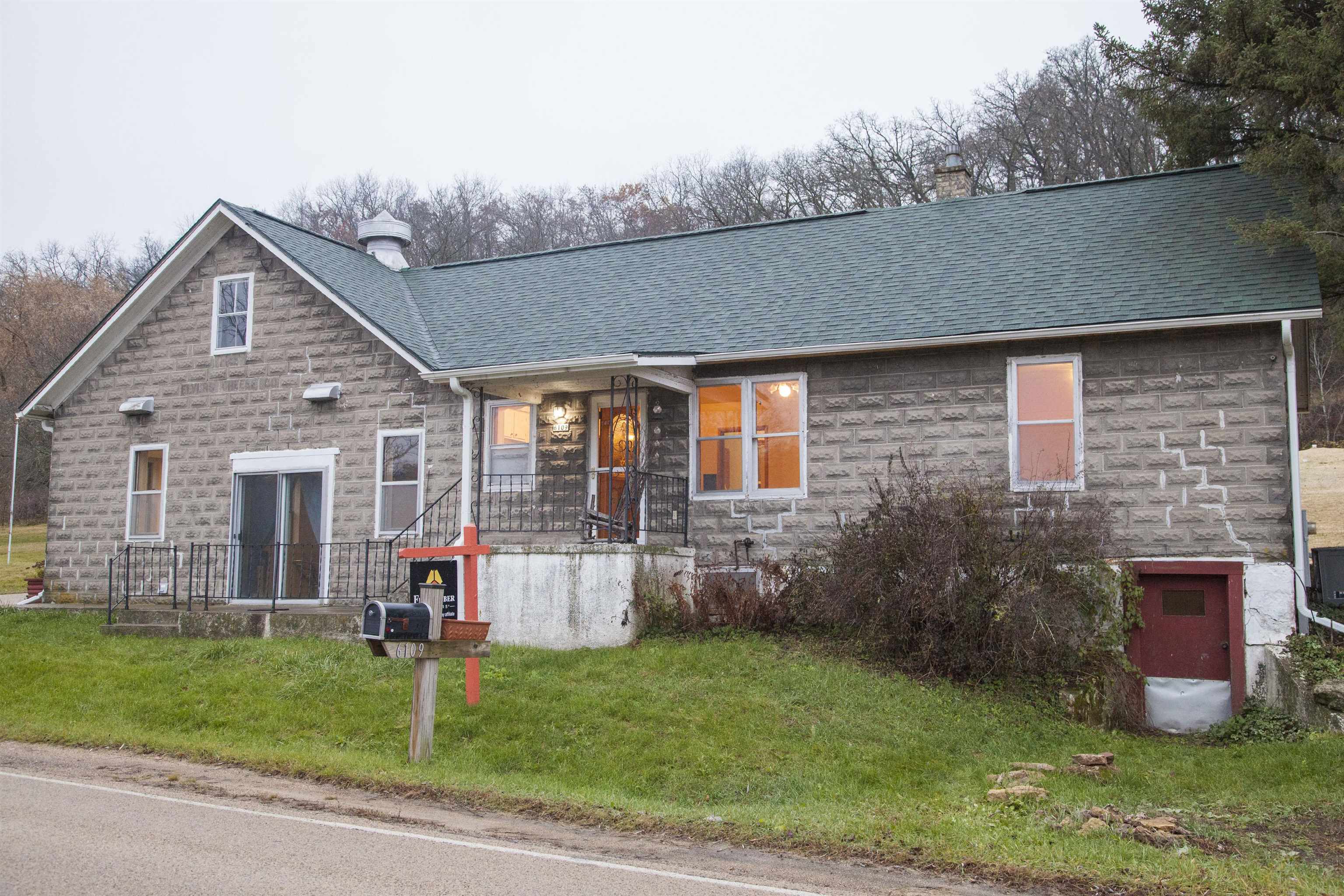 6109 County Road J, Vermont, WI 53515