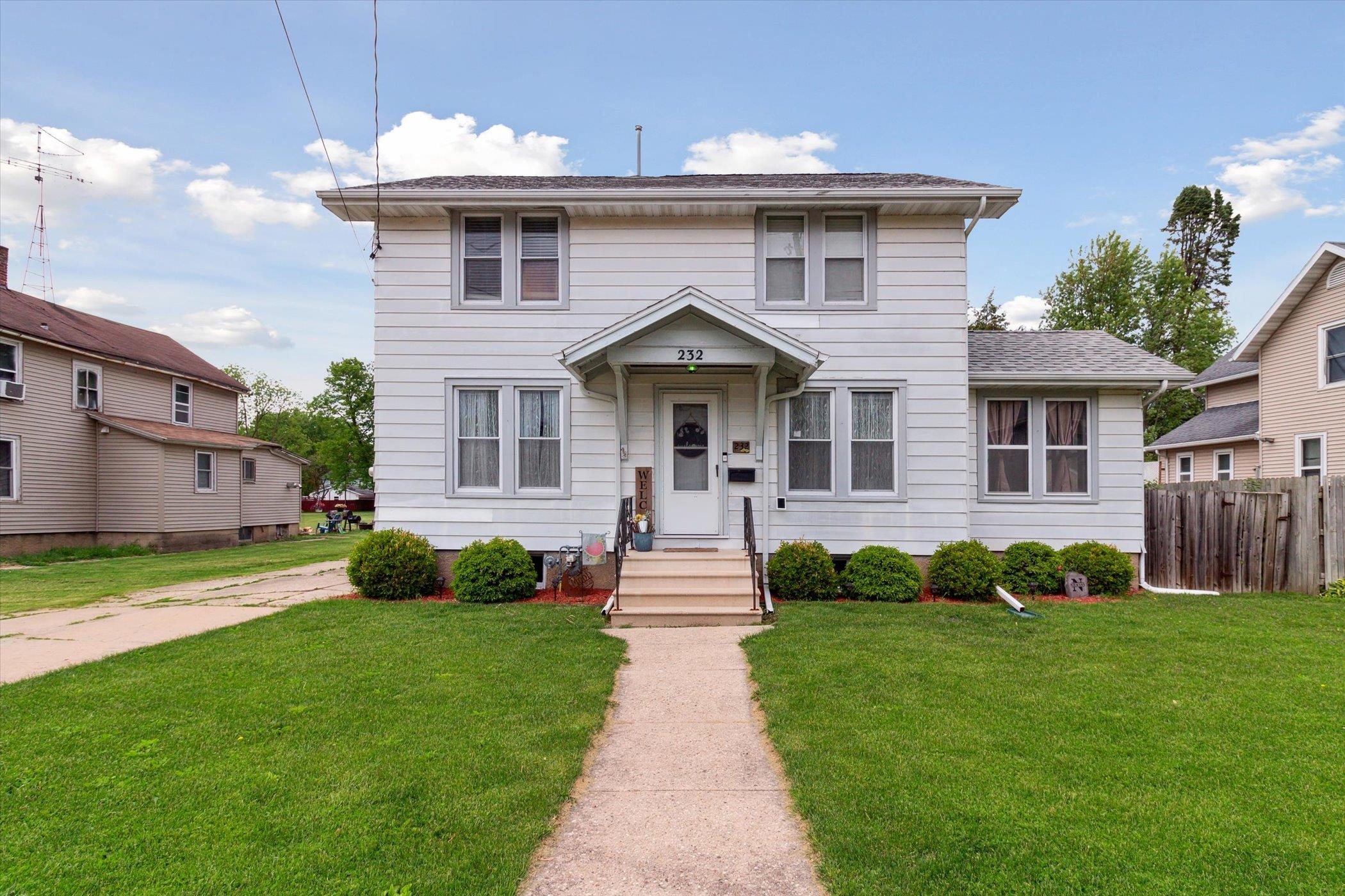 Photo of 232 Walnut Street, Beaver Dam, WI 53916