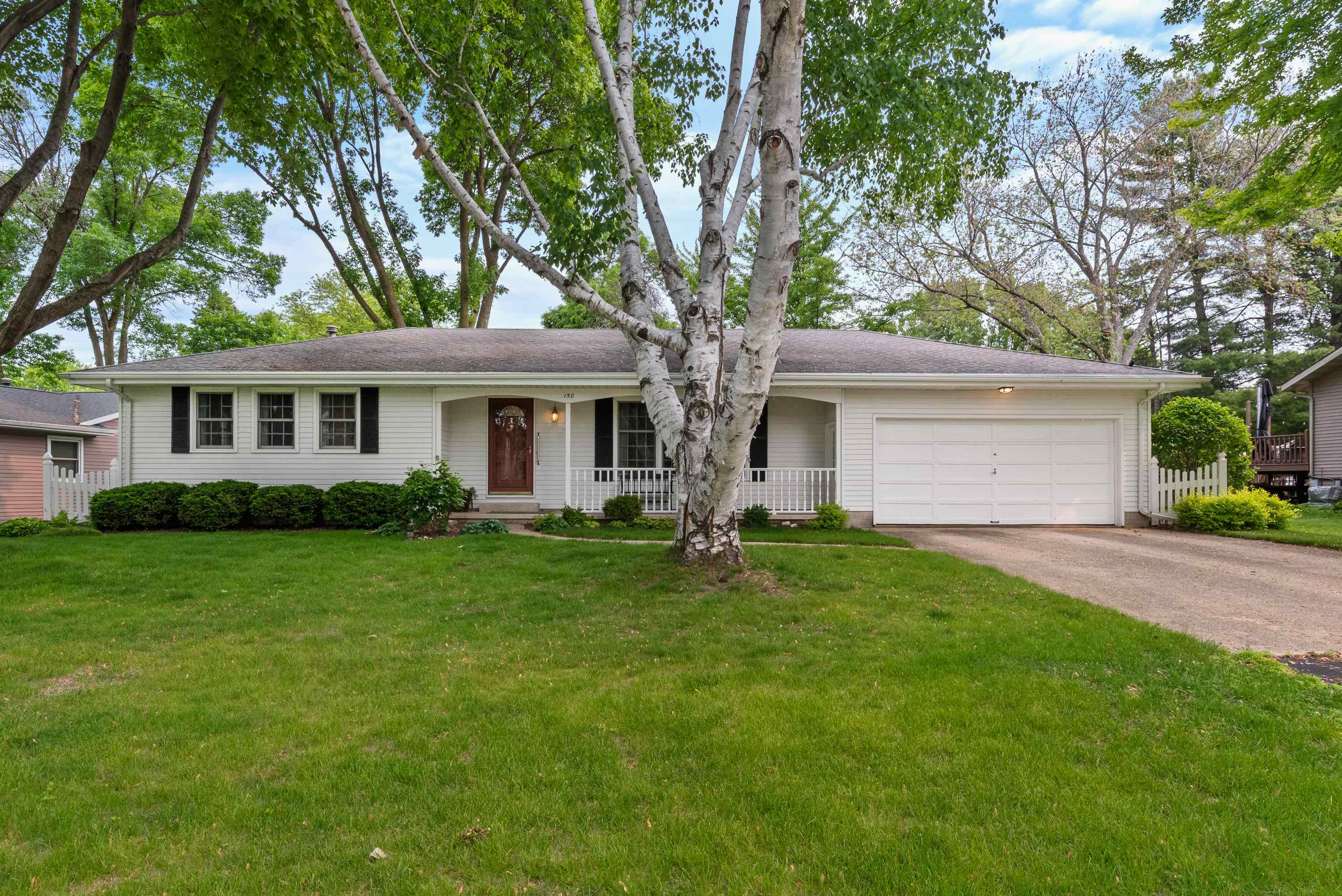 Photo of 150 Lake Shore Terrace, Beaver Dam, WI 53916