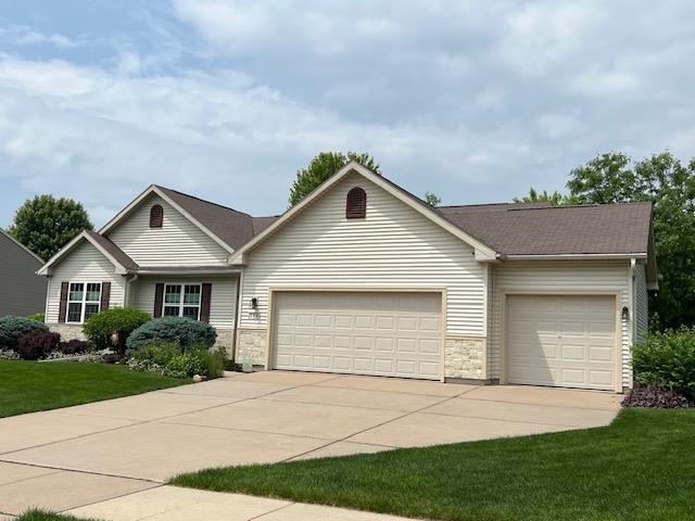 Photo of 104 Caroline Ct Court, Beaver Dam, WI 53916