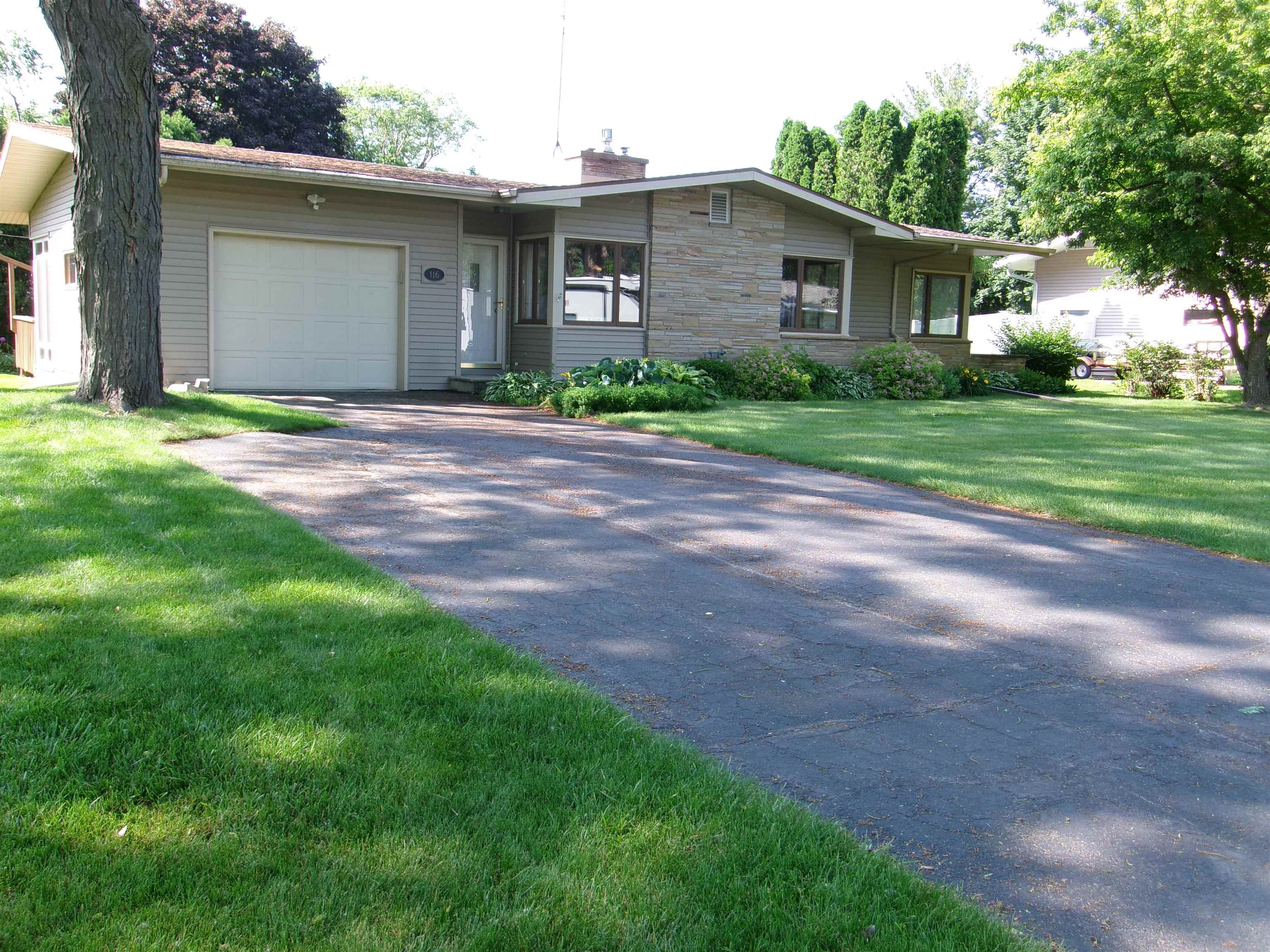 Photo of 116 Mohawk Drive, Beaver Dam, WI 53916