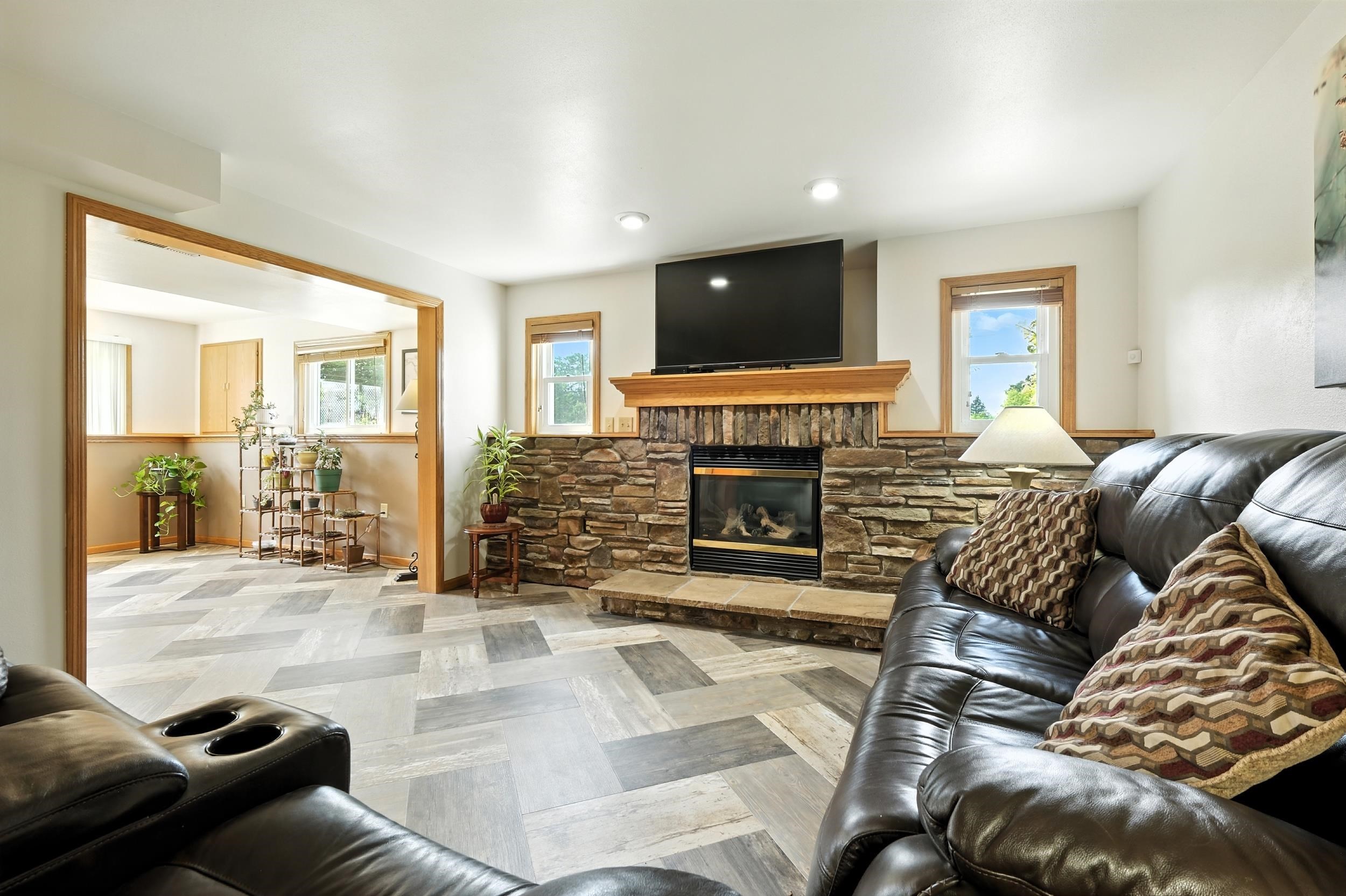 5533 Windridge Road