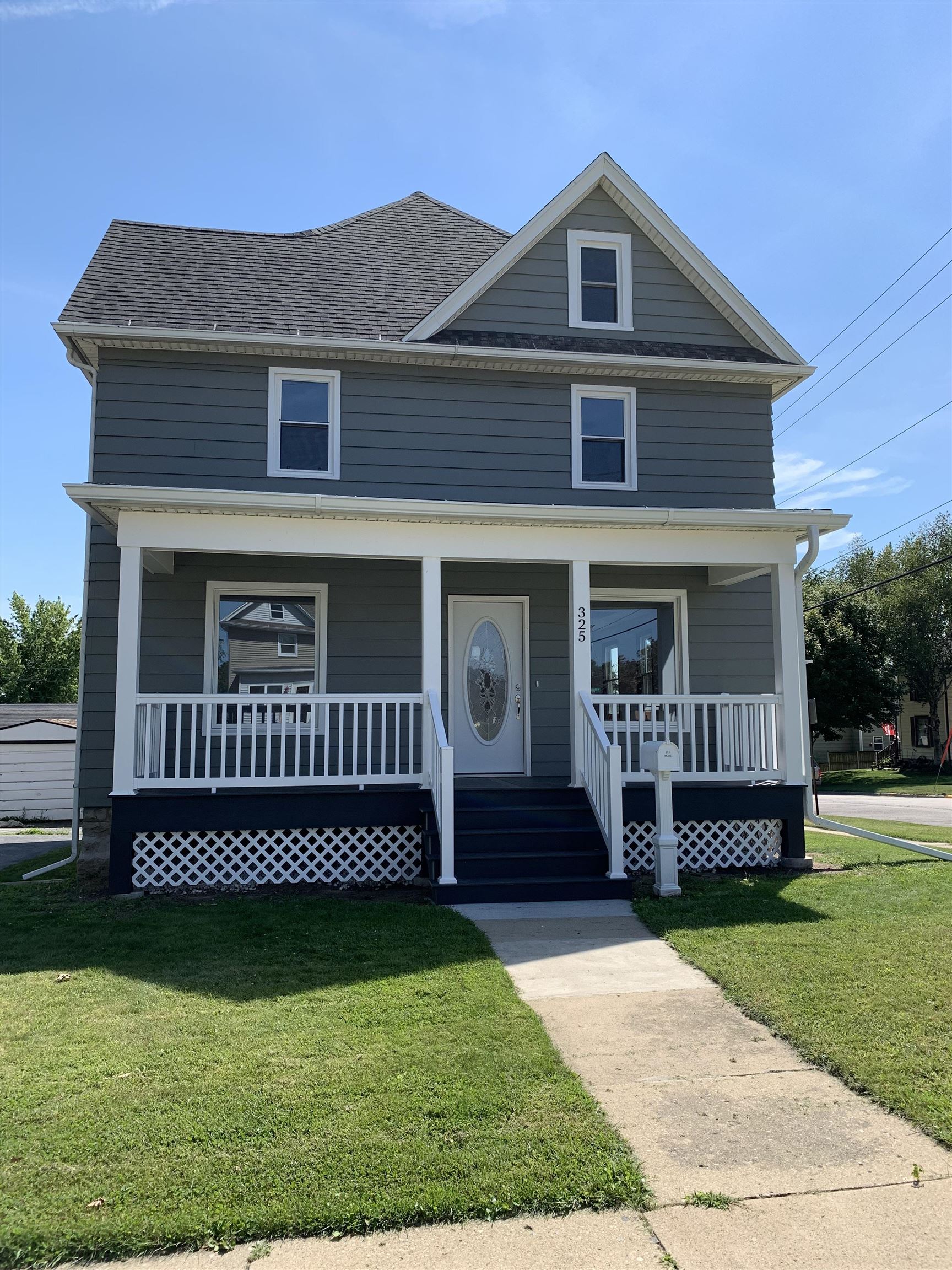 Photo of 325 W Maple Avenue, Beaver Dam, WI 53916