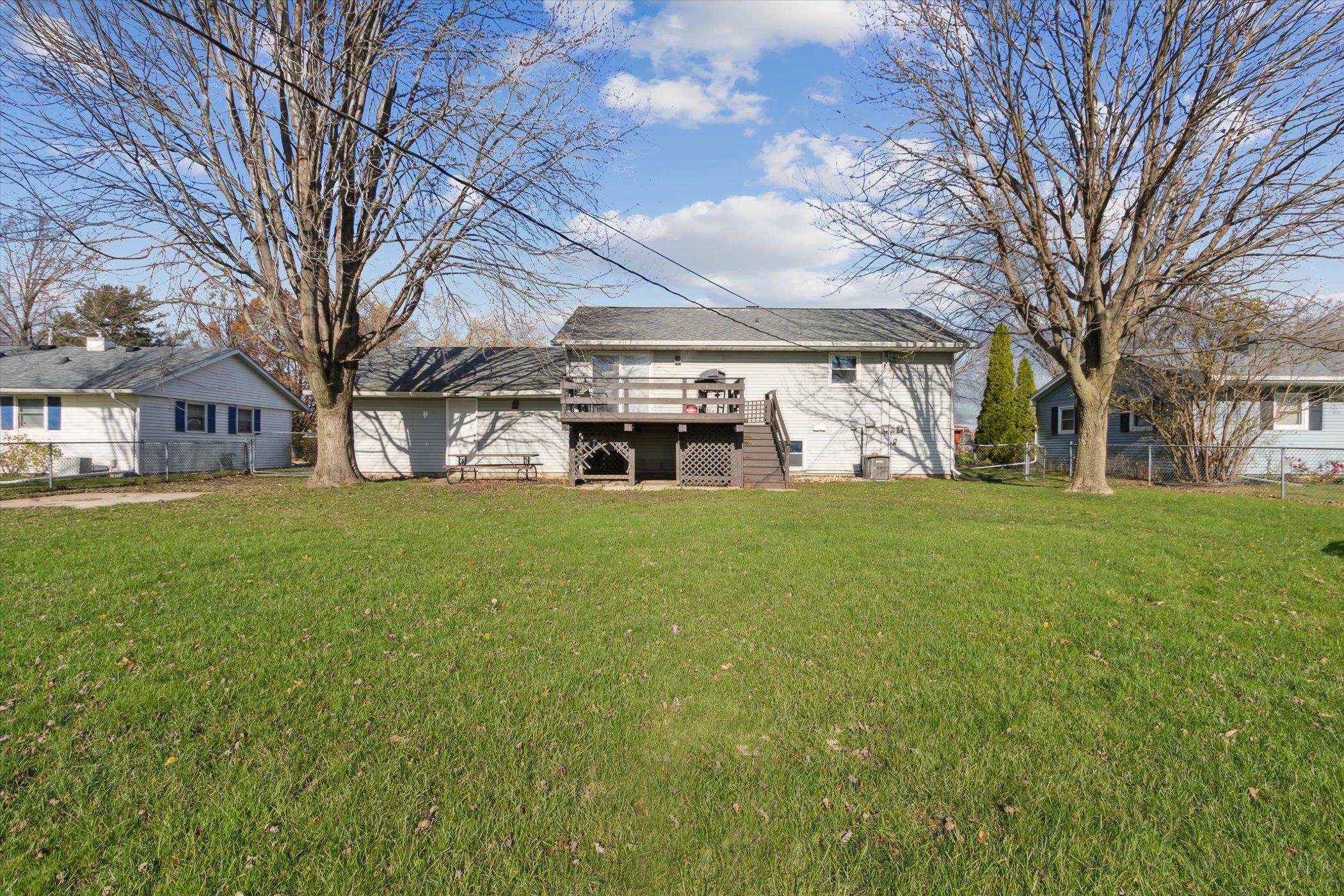 219 W Burbank Avenue, JANESVILLE, Wisconsin 53546, 5 Bedrooms Bedrooms, ,2 BathroomsBathrooms,Residential,For Sale,219 W Burbank Avenue,SC1989840