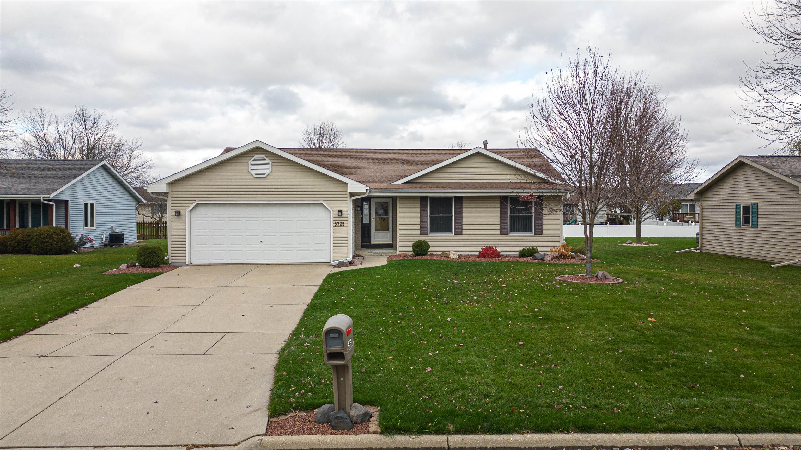 3725 Teal Lane, JANESVILLE, Wisconsin 53546, 3 Bedrooms Bedrooms, ,2 BathroomsBathrooms,Residential,For Sale,3725 Teal Lane,SC1989844